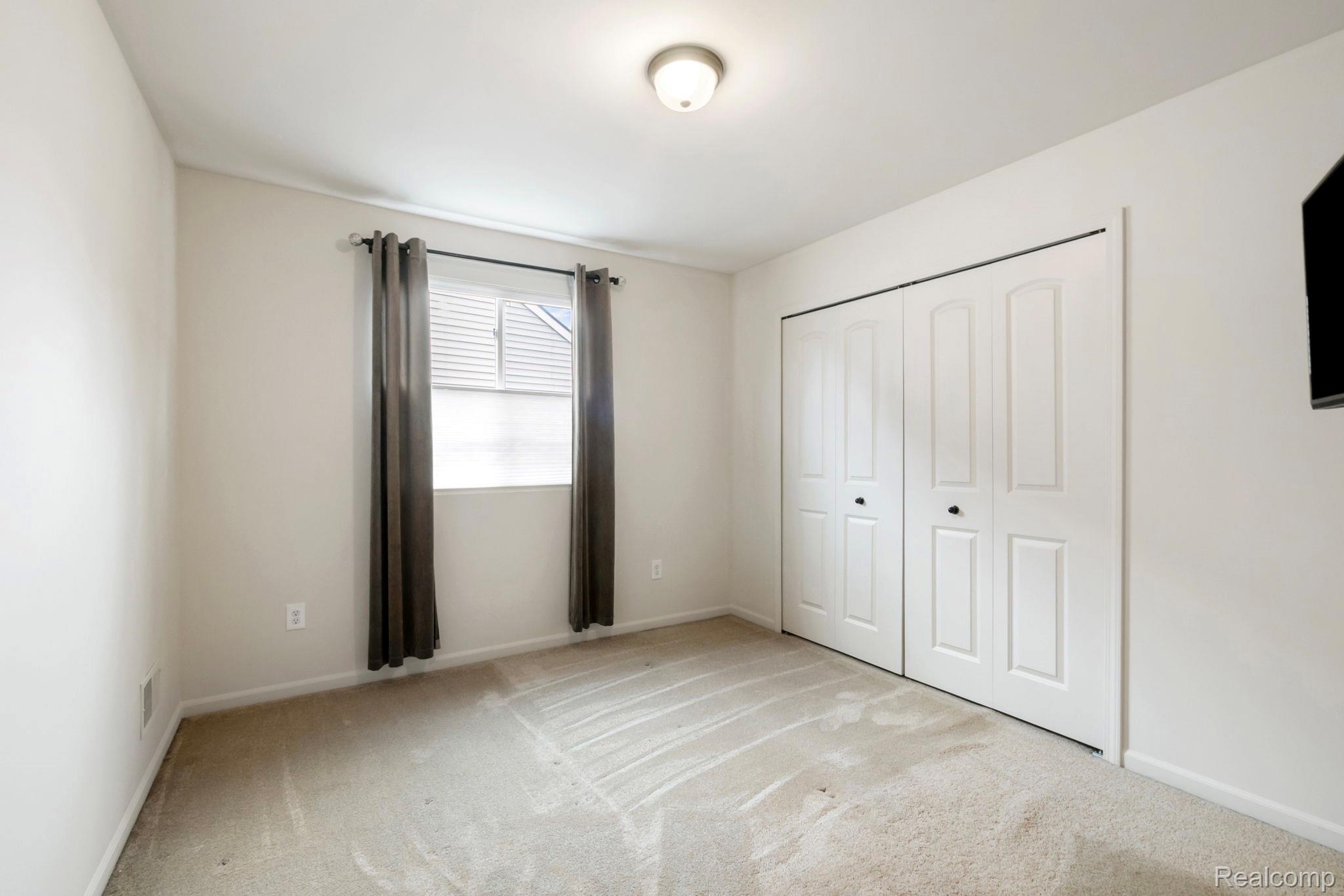 2495 Knollwood Drive
