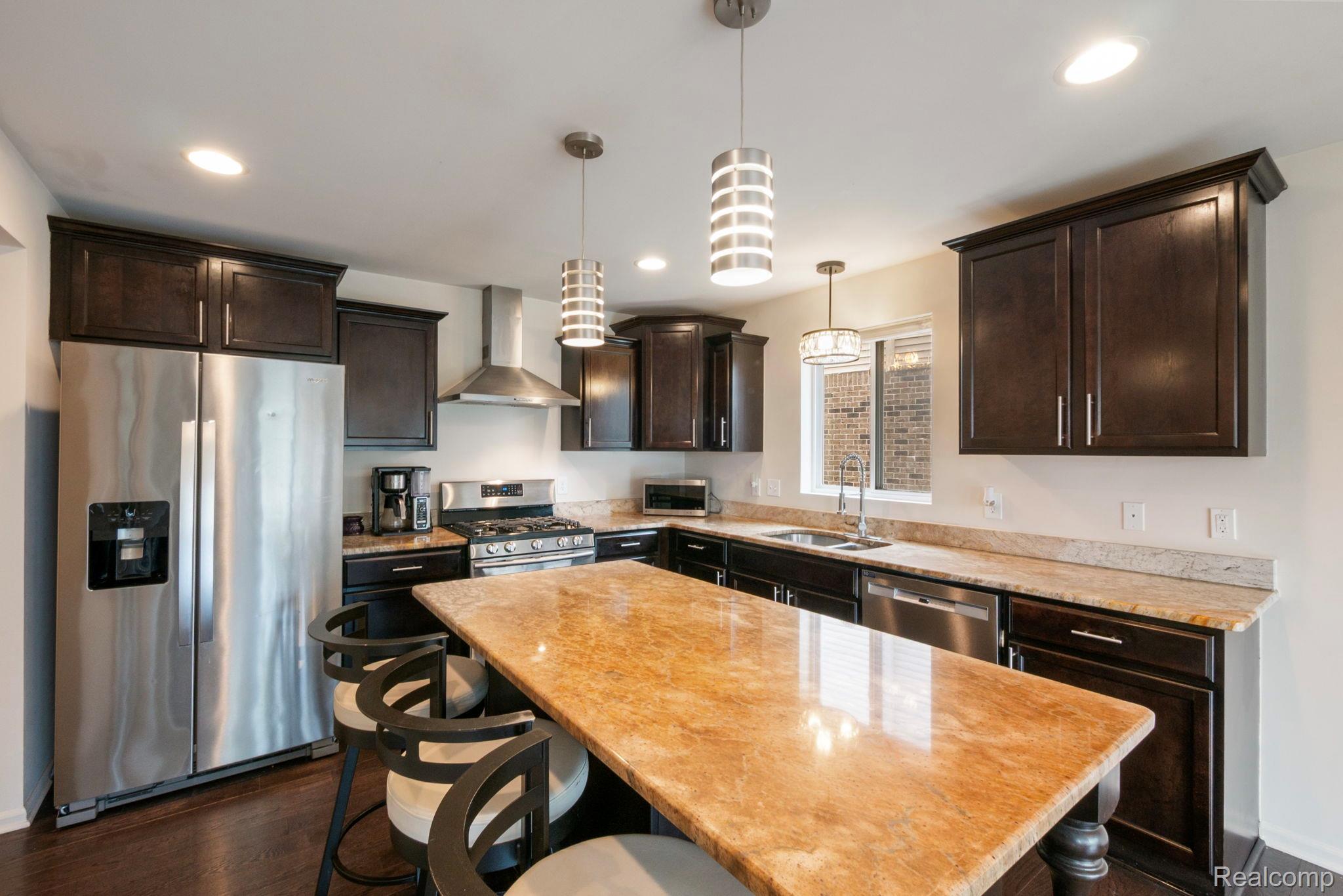 2495 Knollwood Drive