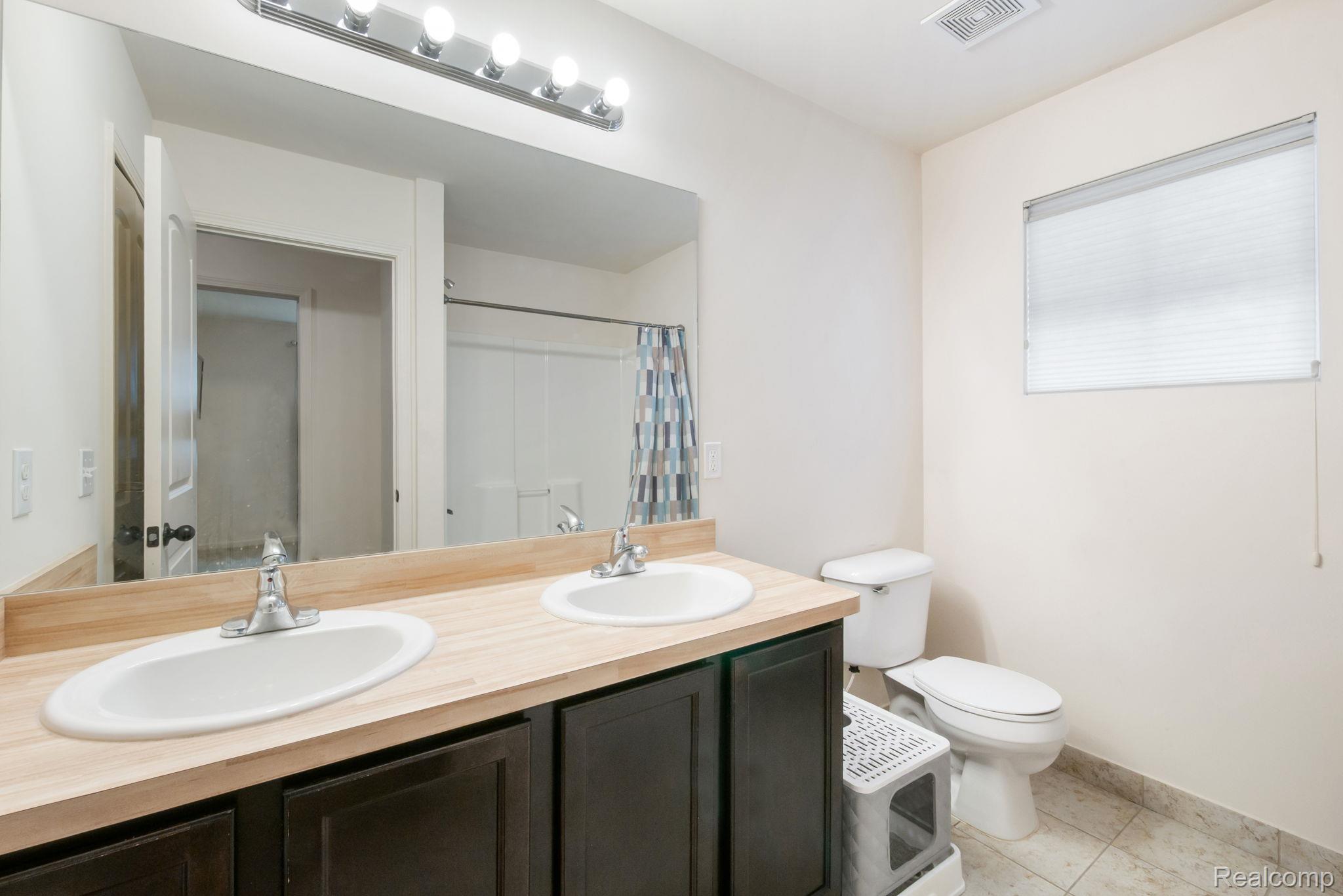 2495 Knollwood Drive