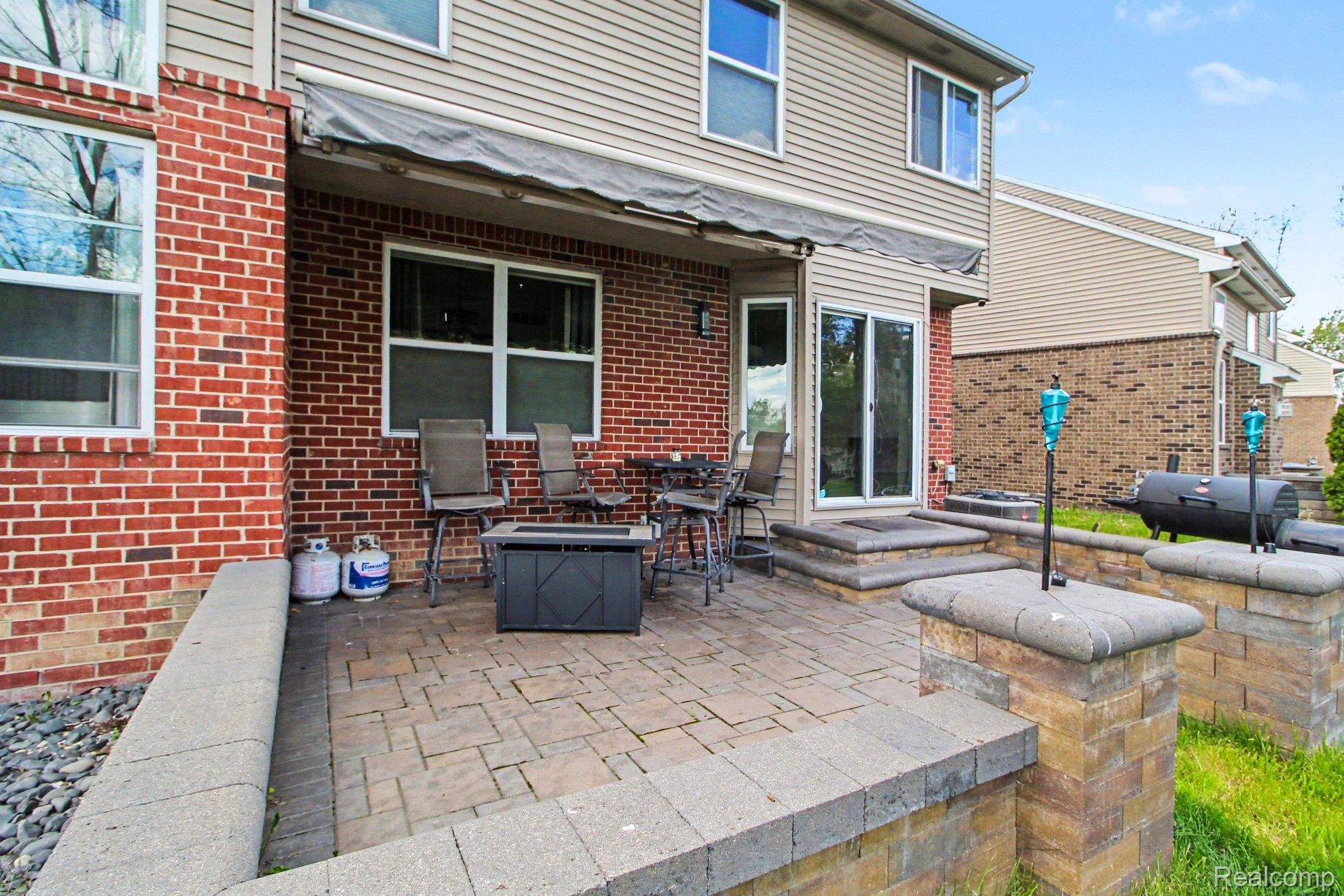 2495 Knollwood Drive
