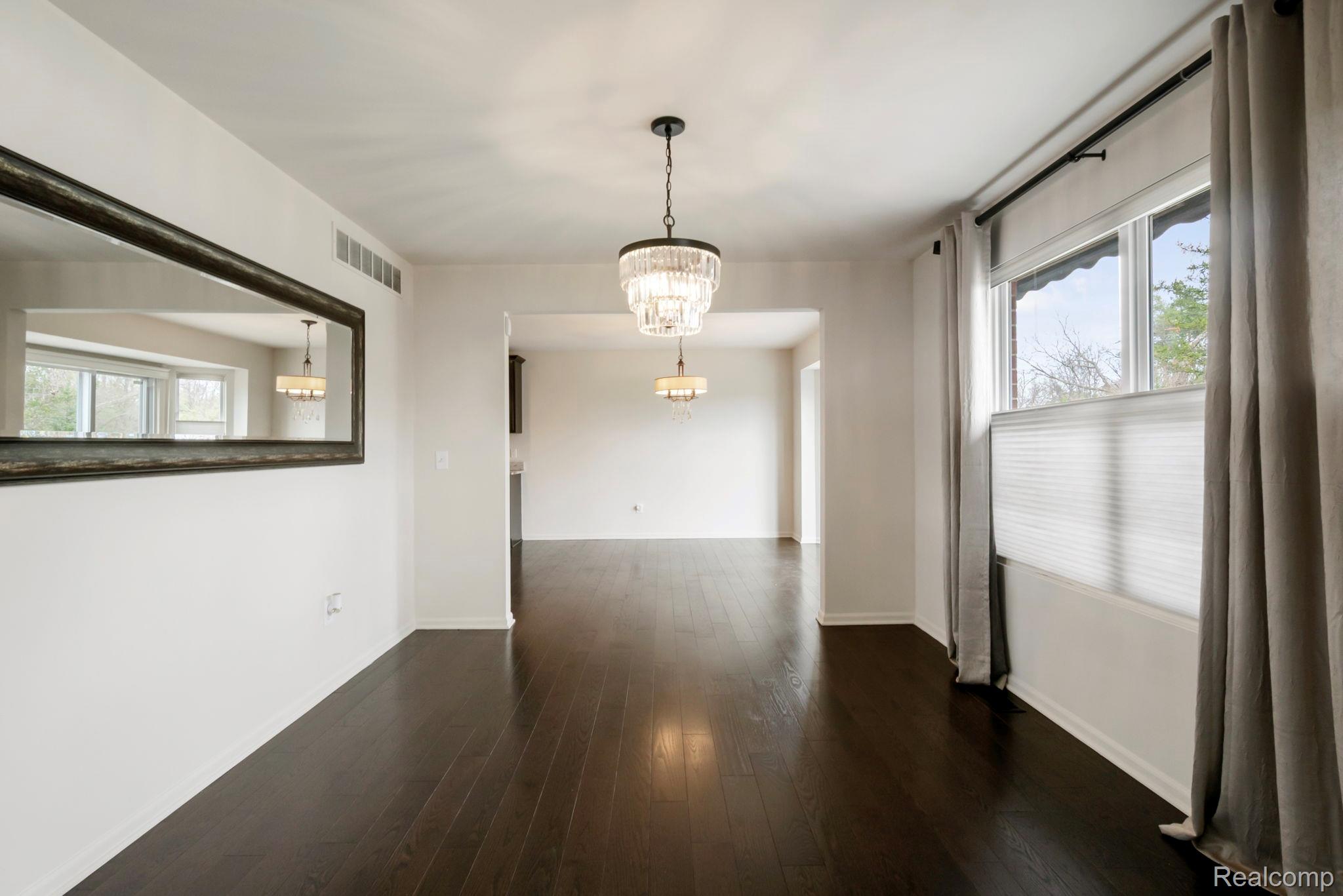 2495 Knollwood Drive