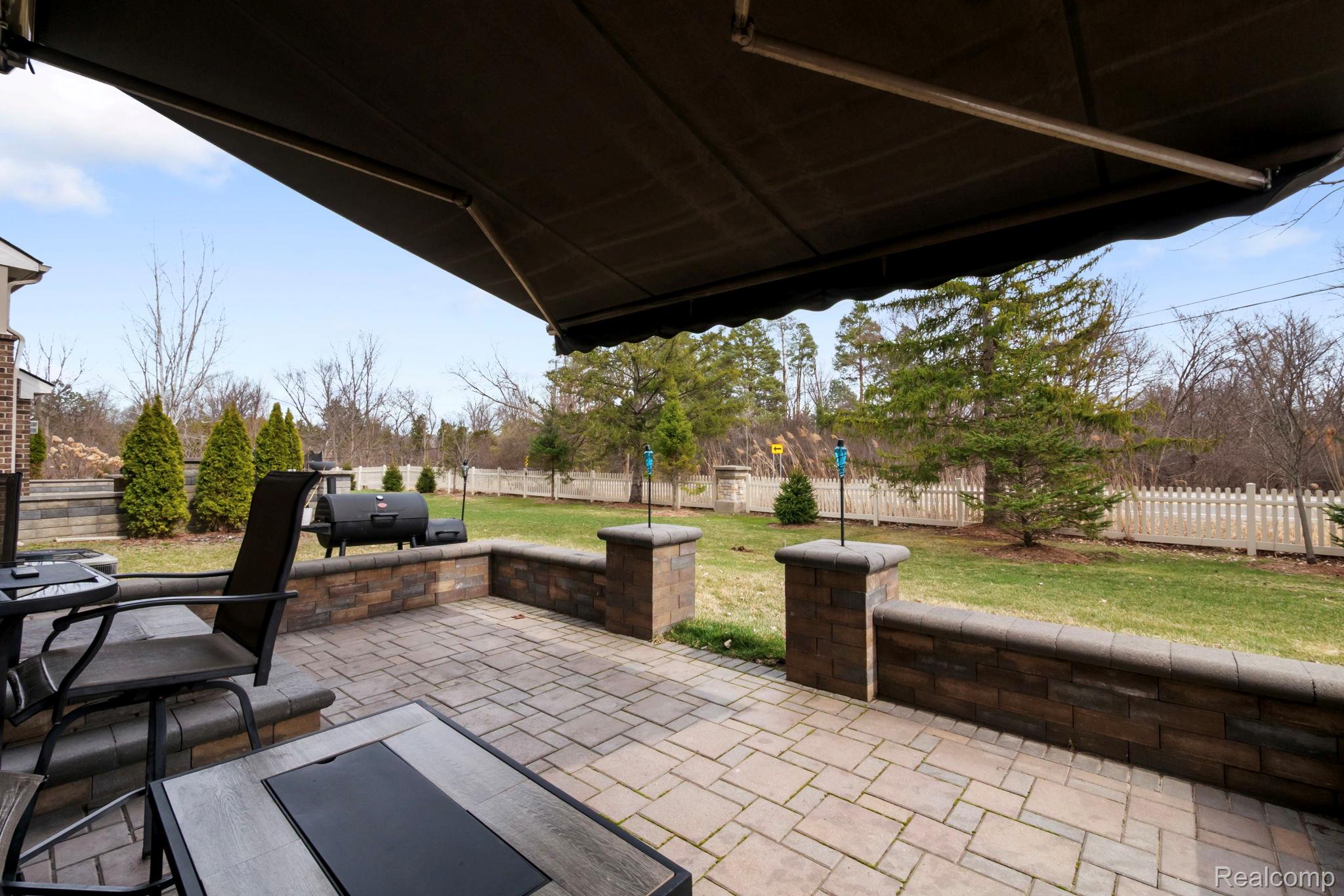 2495 Knollwood Drive