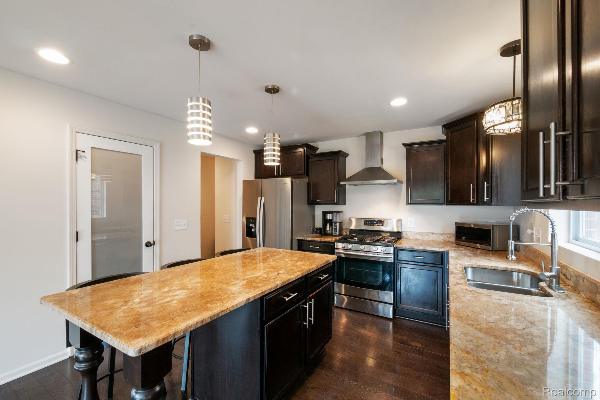 2495 Knollwood Drive
