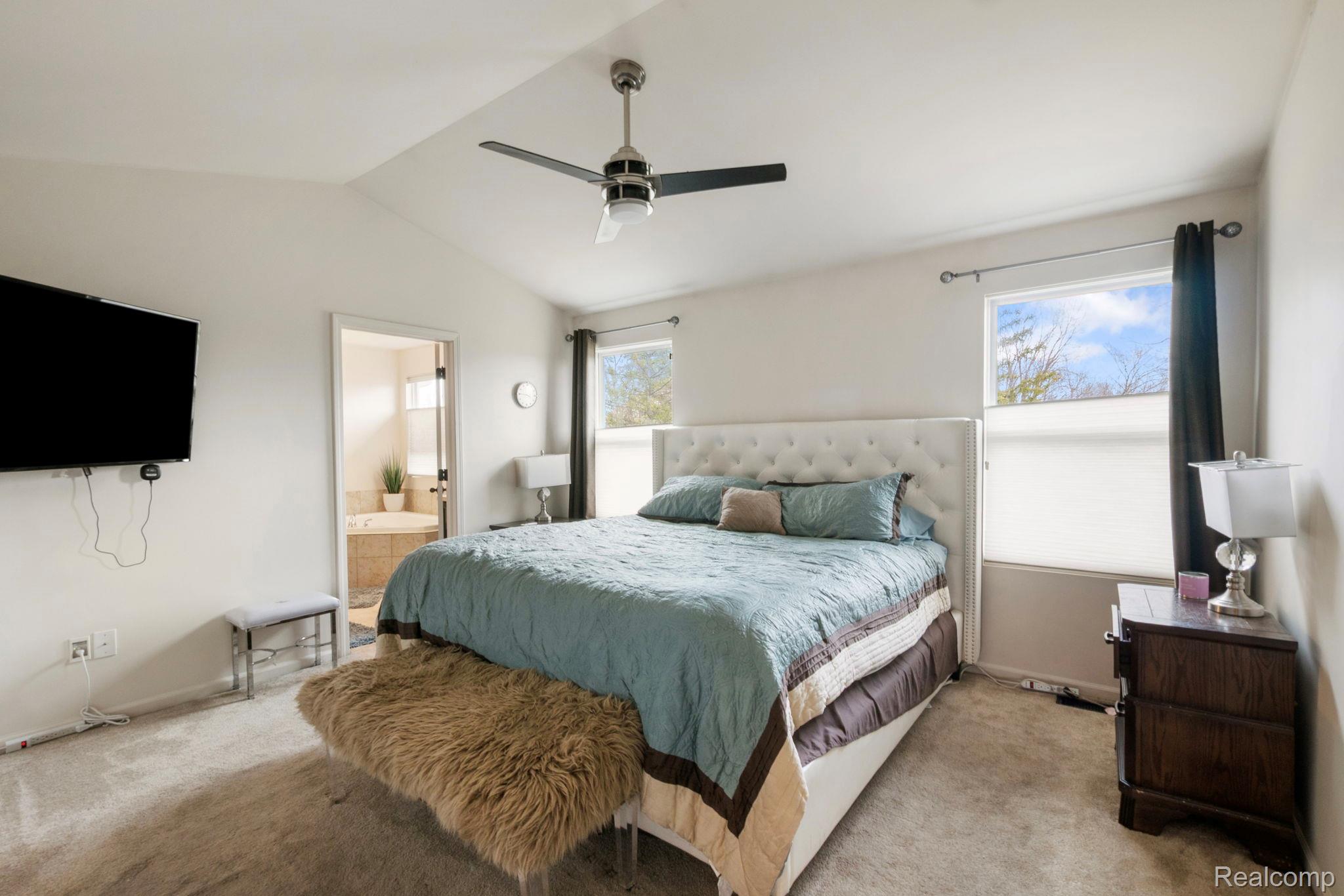 2495 Knollwood Drive
