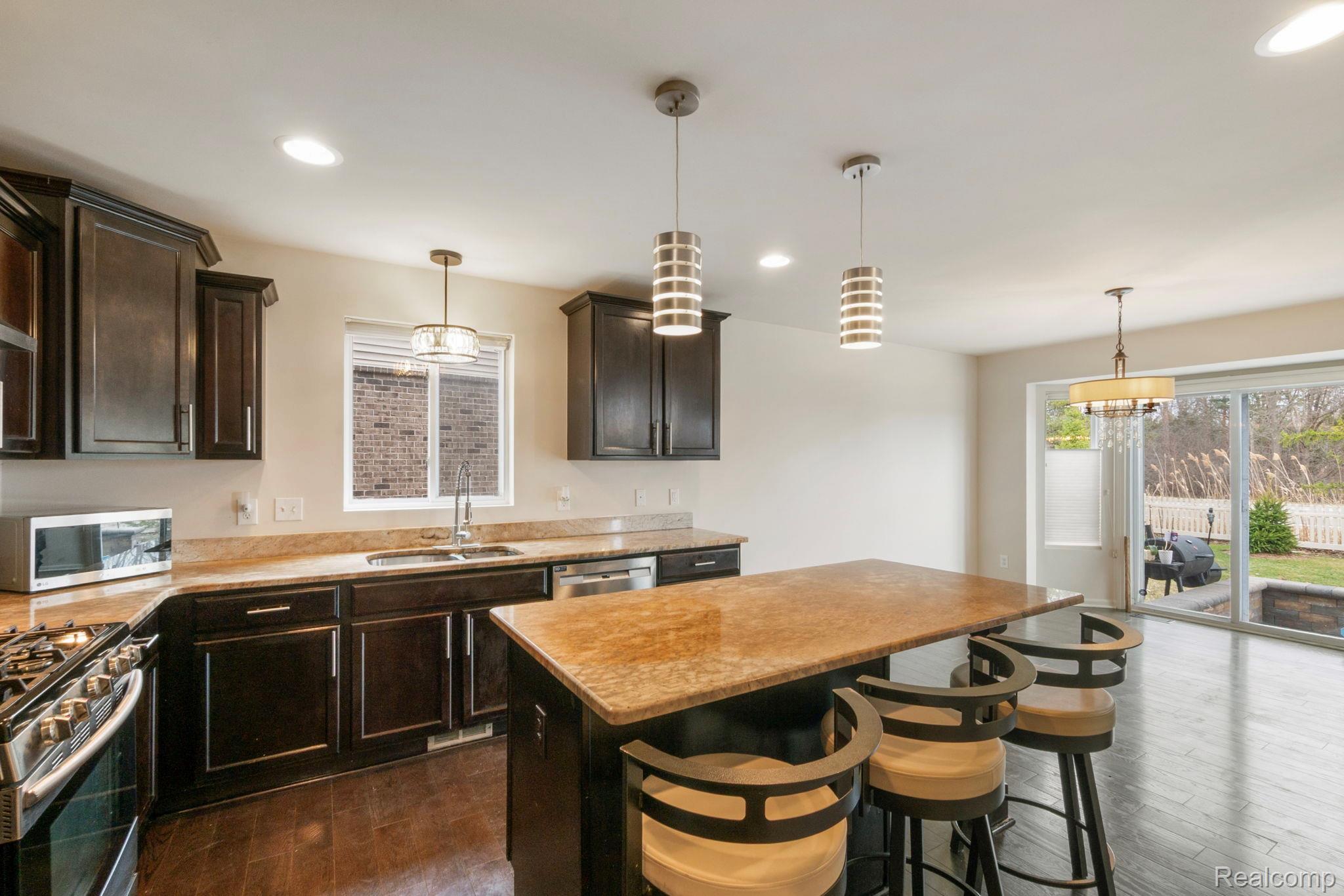 2495 Knollwood Drive
