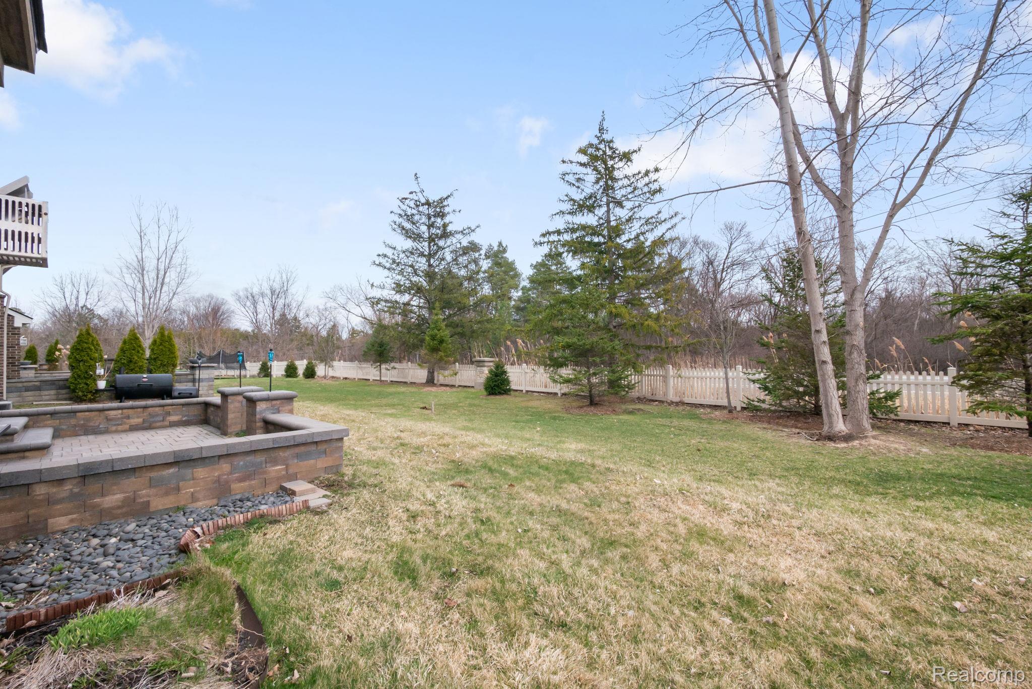 2495 Knollwood Drive