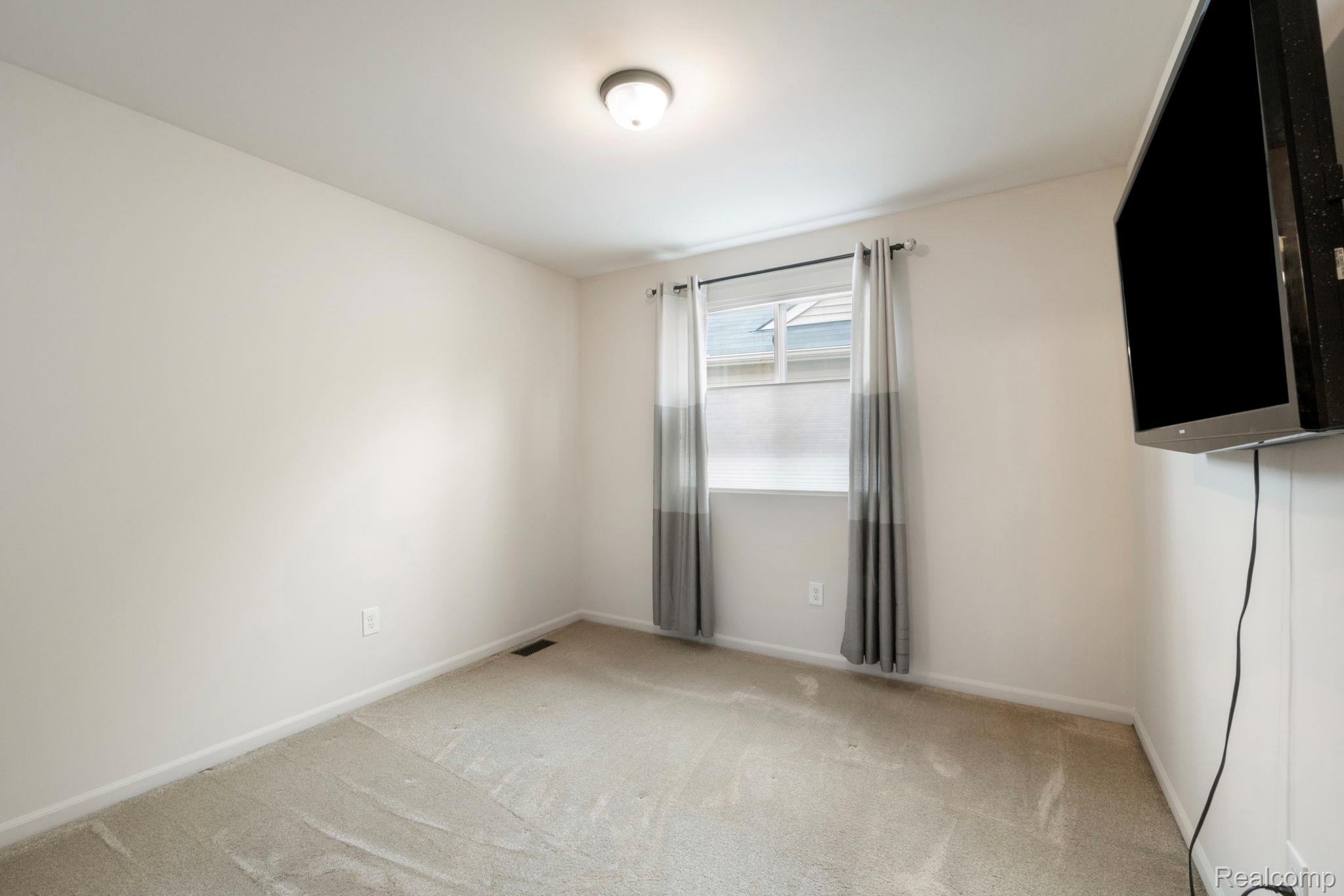 2495 Knollwood Drive