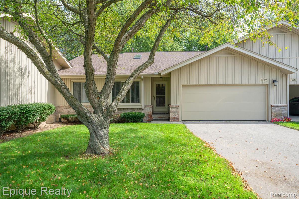 1925 Country Lane