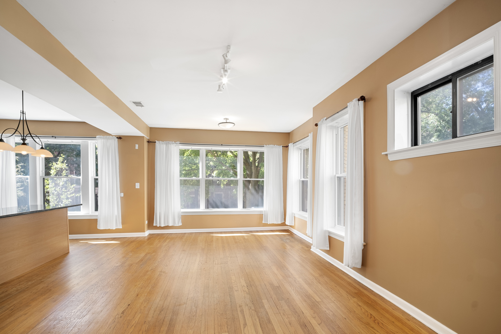 5227 S Drexel Avenue Unit: 1