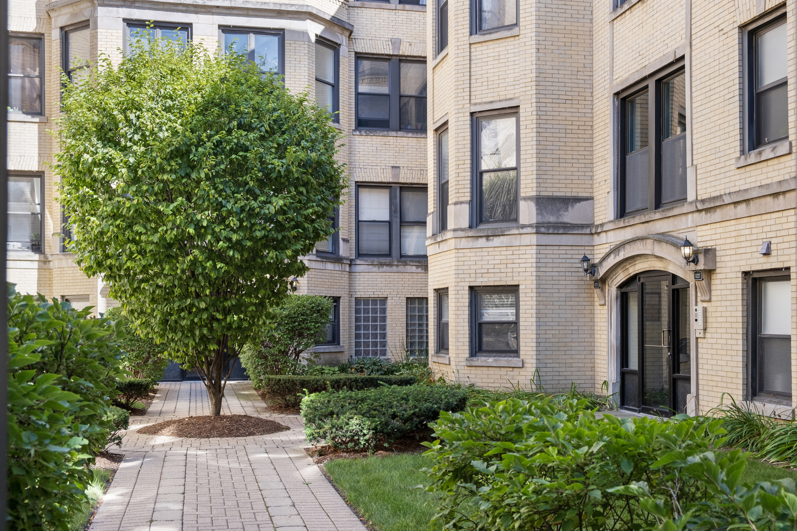 5227 S Drexel Avenue Unit: 1