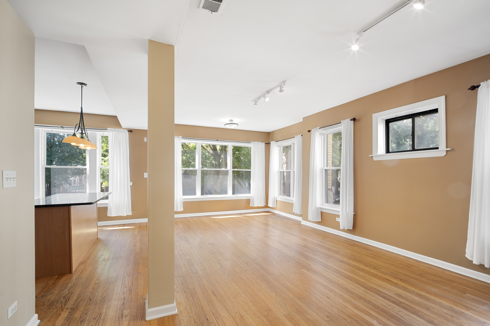5227 S Drexel Avenue Unit: 1