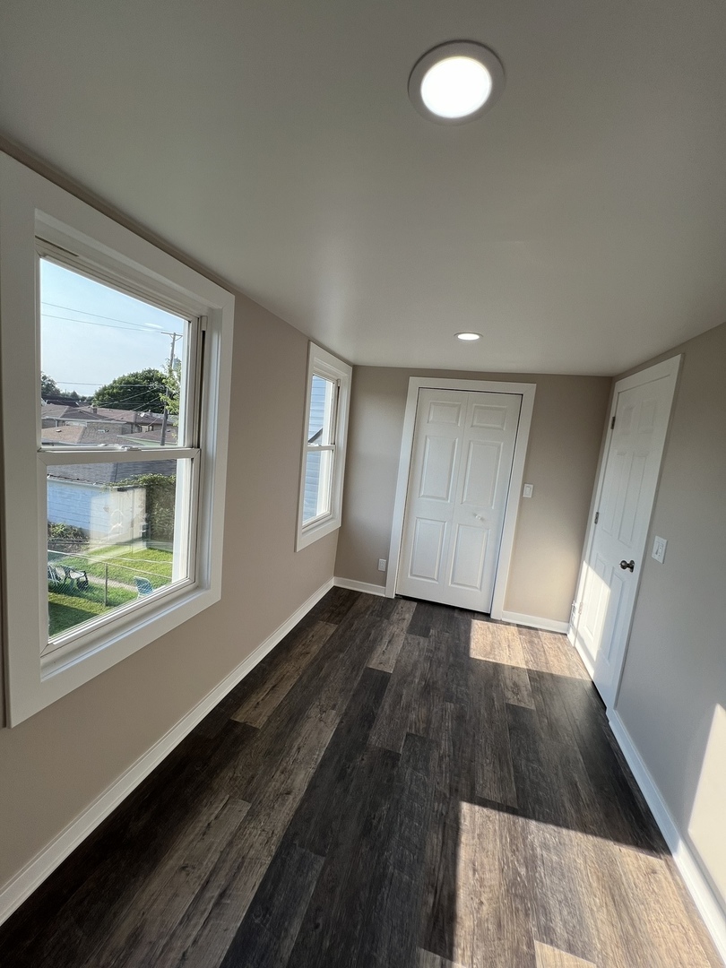 11138 S Avenue M Unit: 2