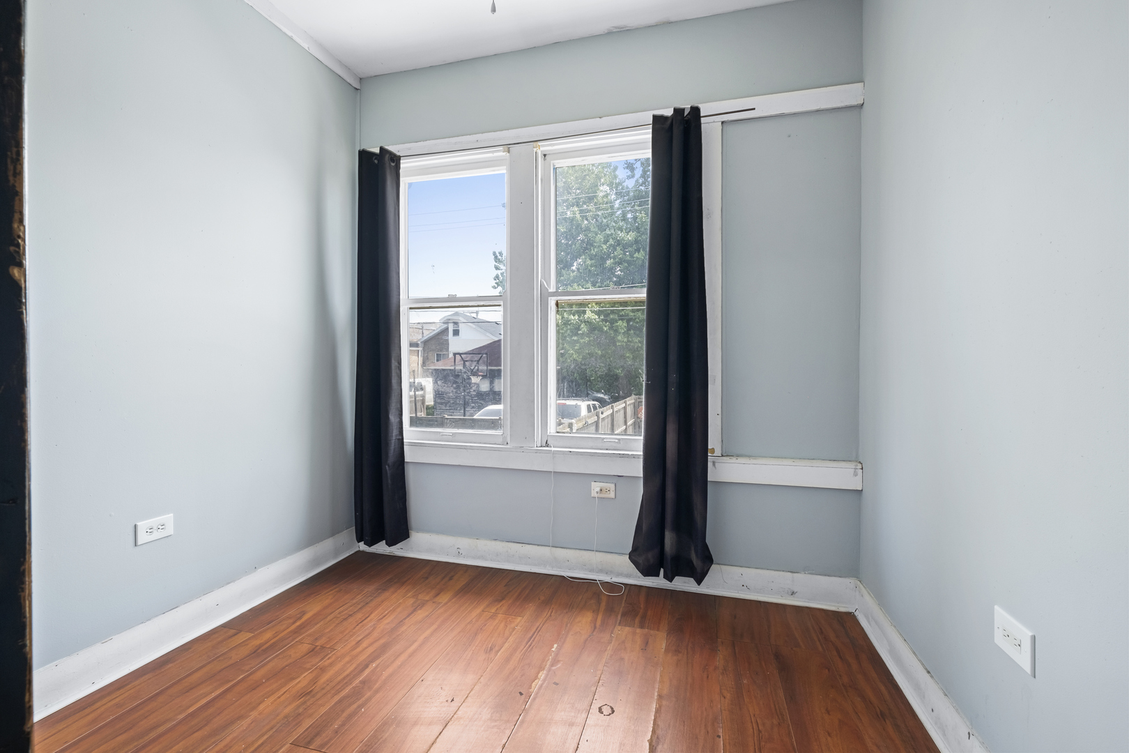 2219 S 60th Court