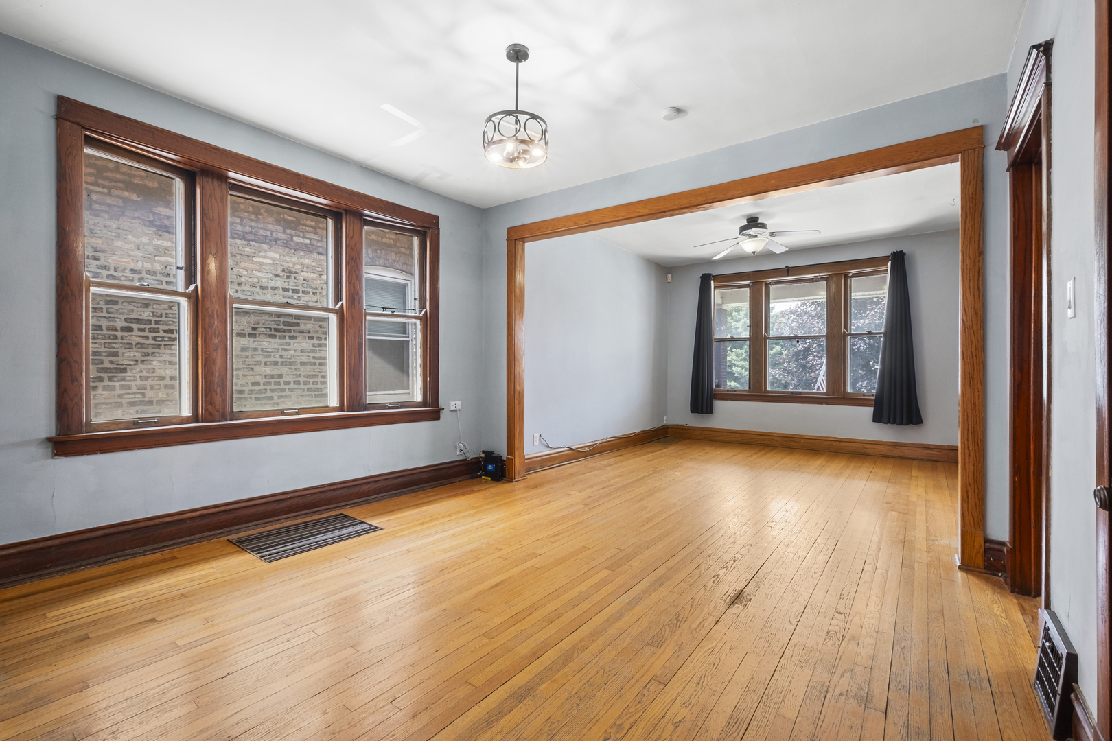 2219 S 60th Court
