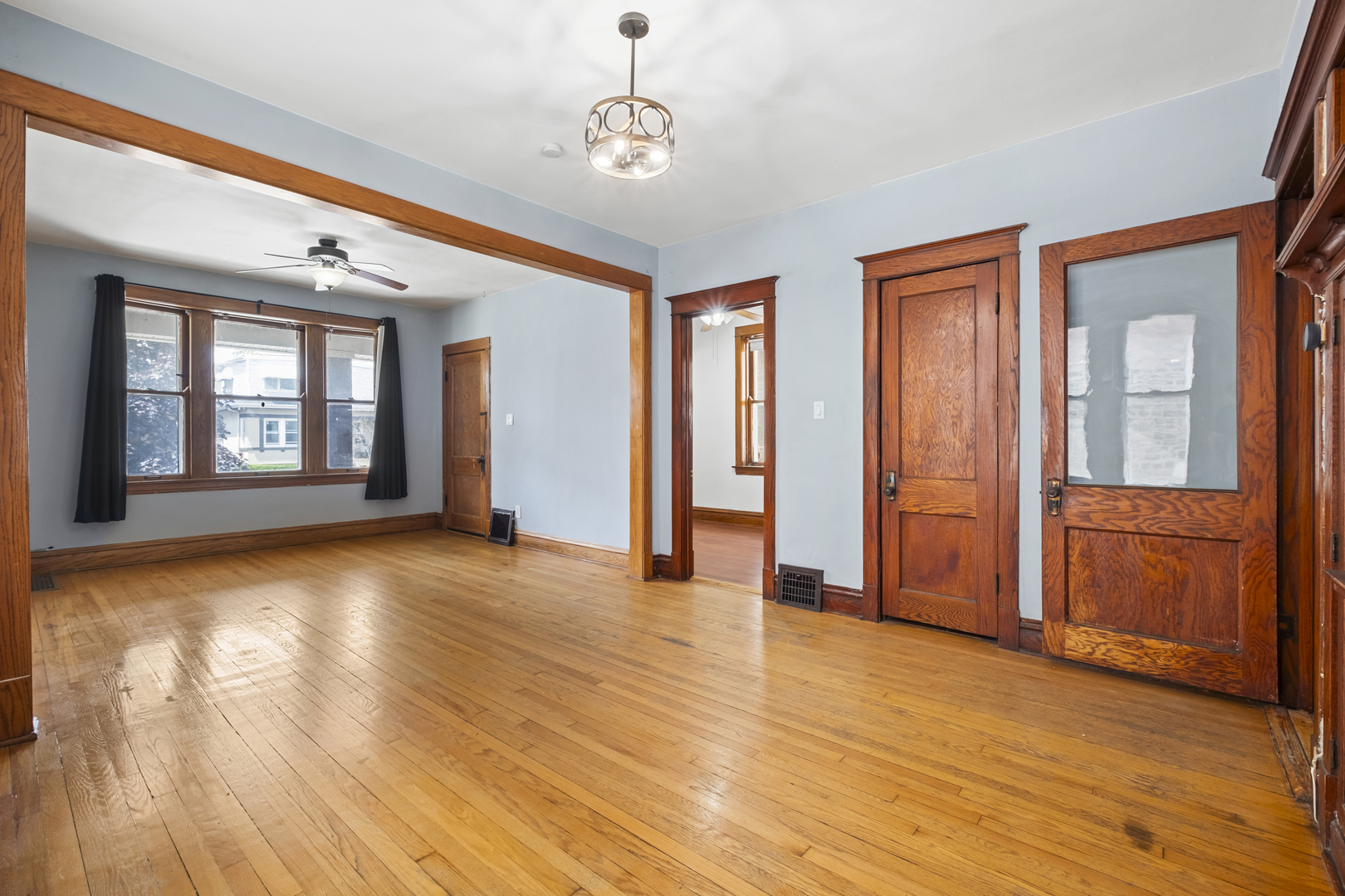 2219 S 60th Court