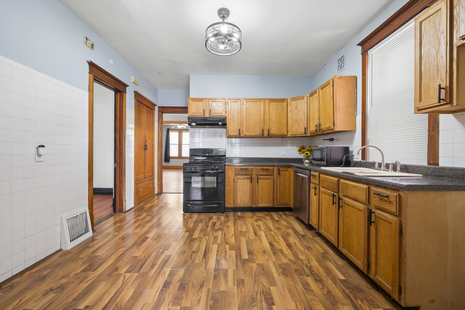 2219 S 60th Court