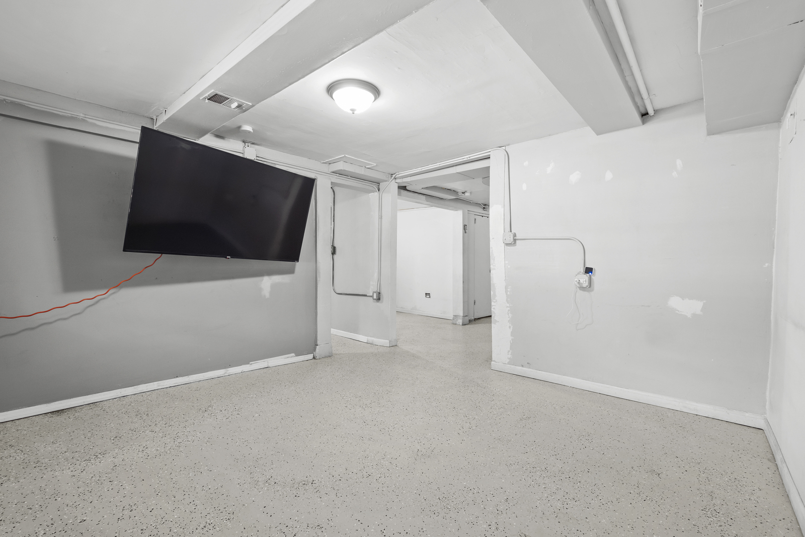 2219 S 60th Court
