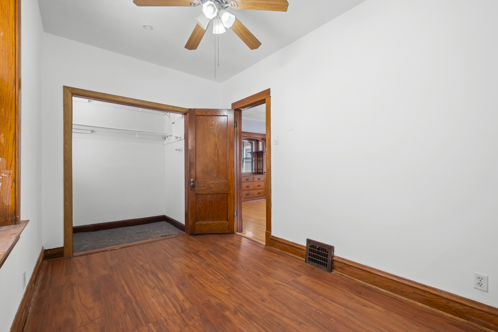 2219 S 60th Court