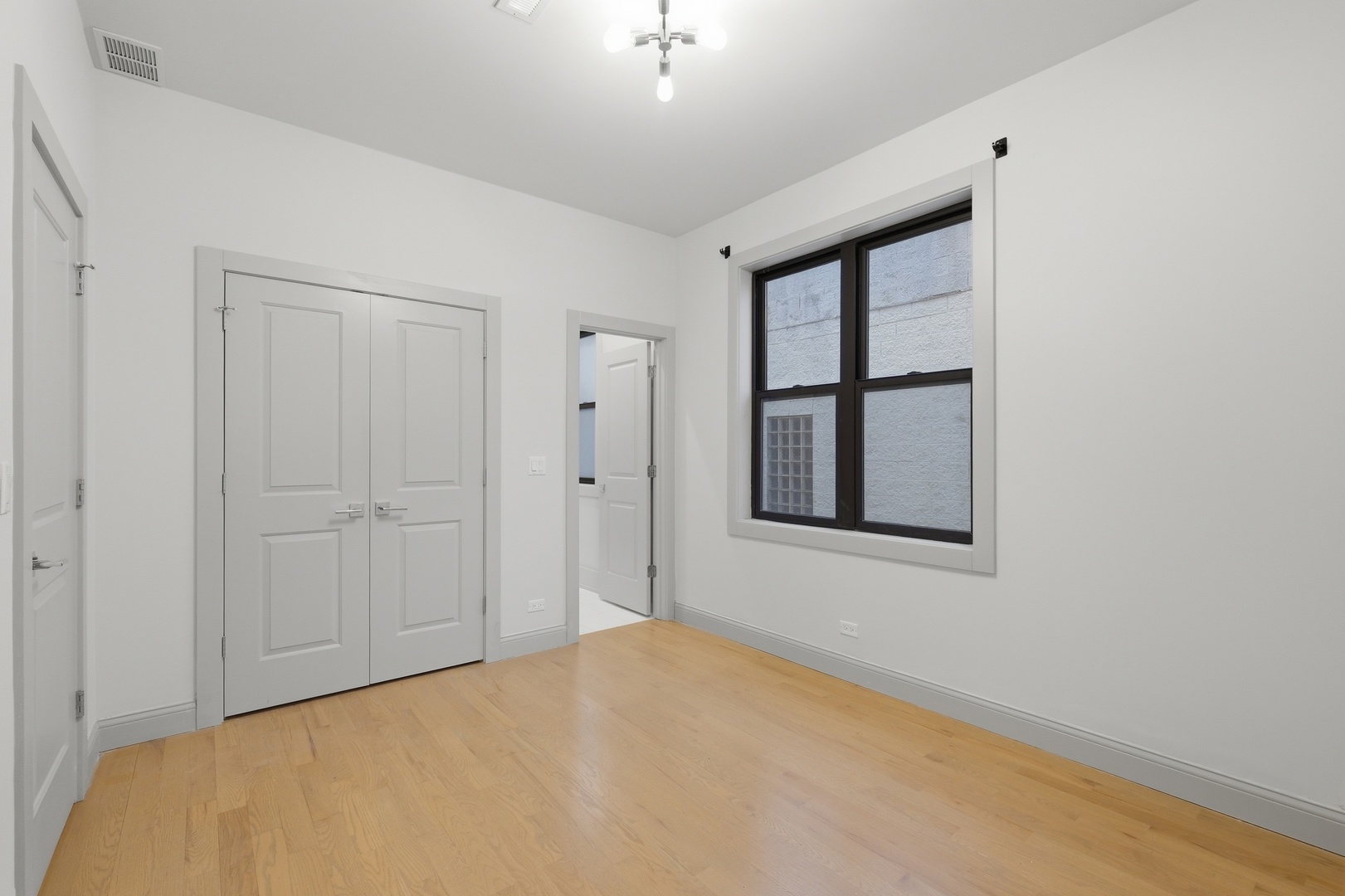 4226 S Ellis Avenue Unit: 4S