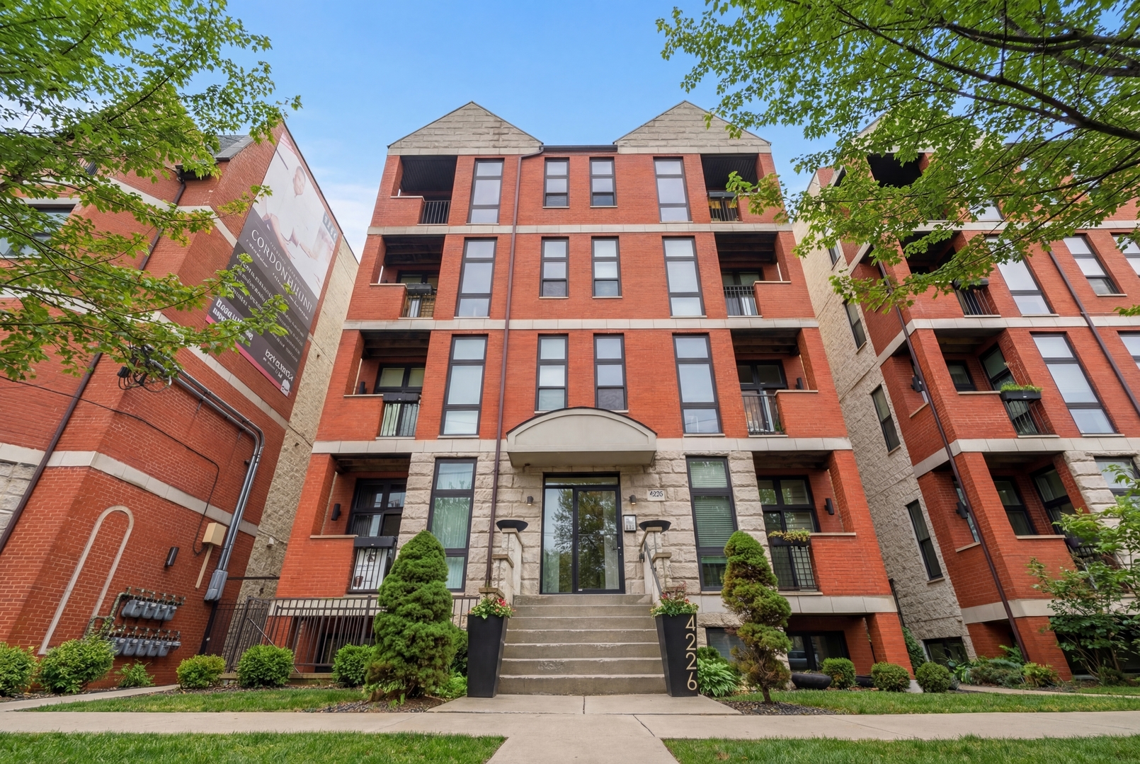 4226 S Ellis Avenue Unit: 4S