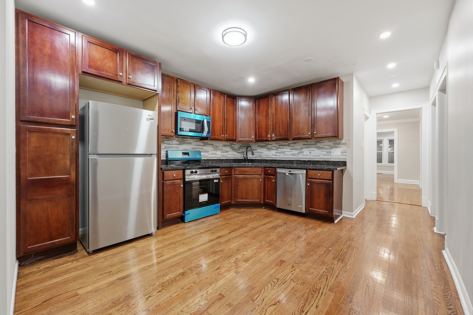 2134 N 73rd Avenue Unit: 1