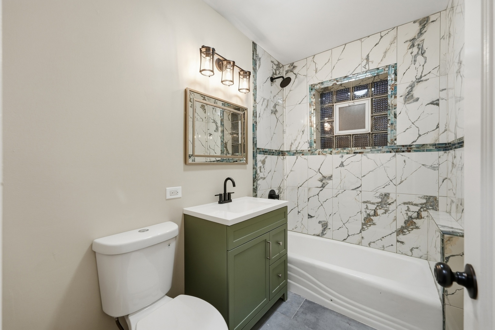 2134 N 73rd Avenue Unit: 1