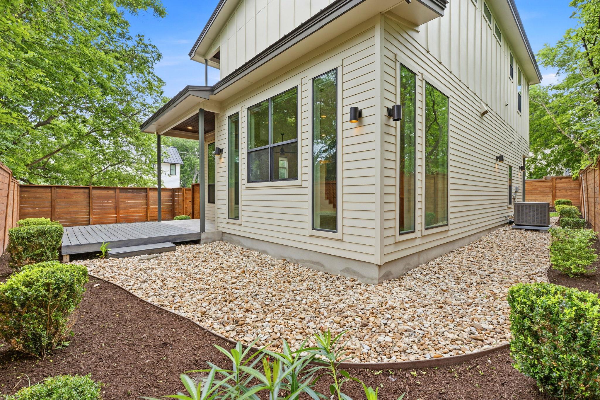 1307 Clifford Ave