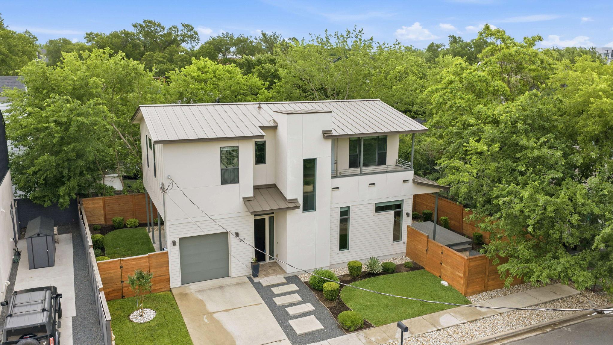 1307 Clifford Ave