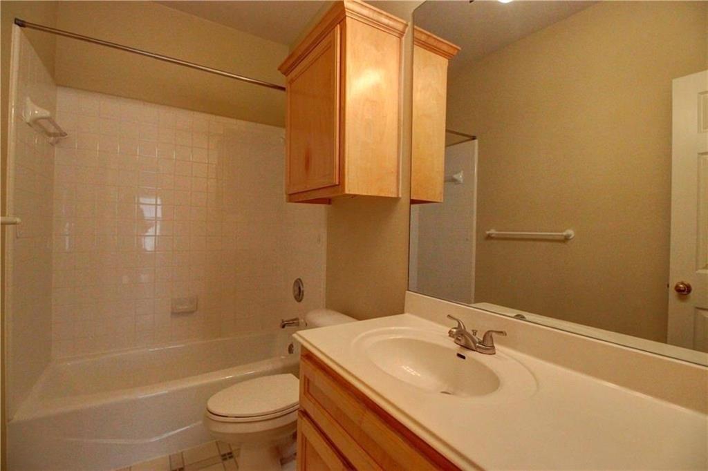 2920 Thrushwood DR # B