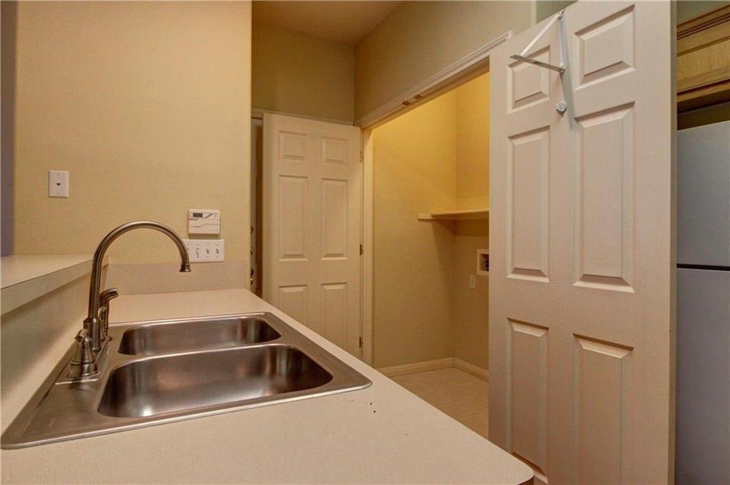 2920 Thrushwood DR # B