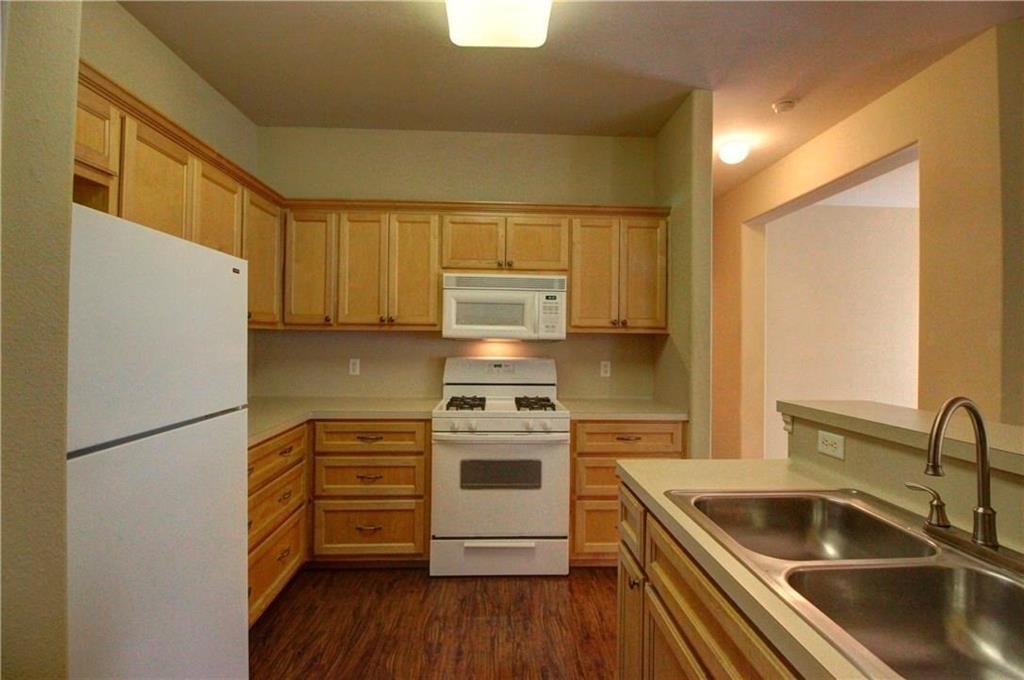 2920 Thrushwood DR # B