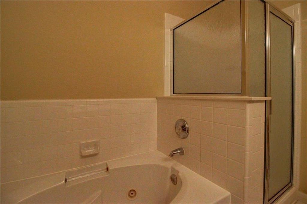 2920 Thrushwood DR # B