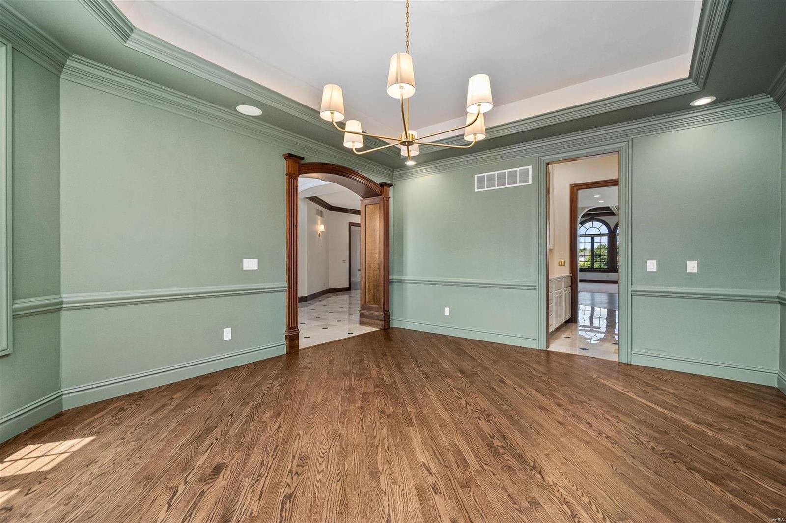 737 Hillenkamp Drive