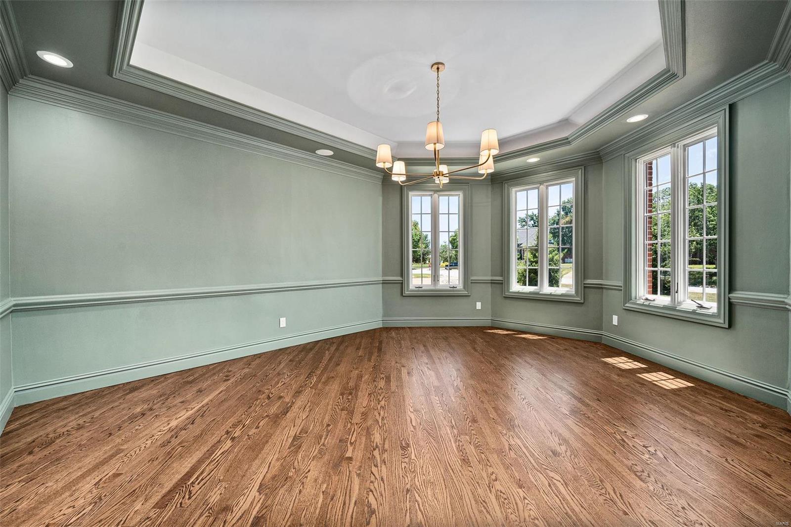 737 Hillenkamp Drive