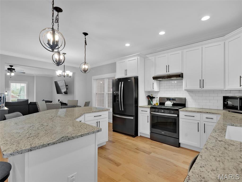 3222 Regal Place