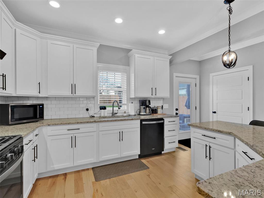 3222 Regal Place