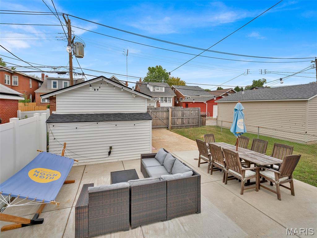5041 Rhodes Avenue