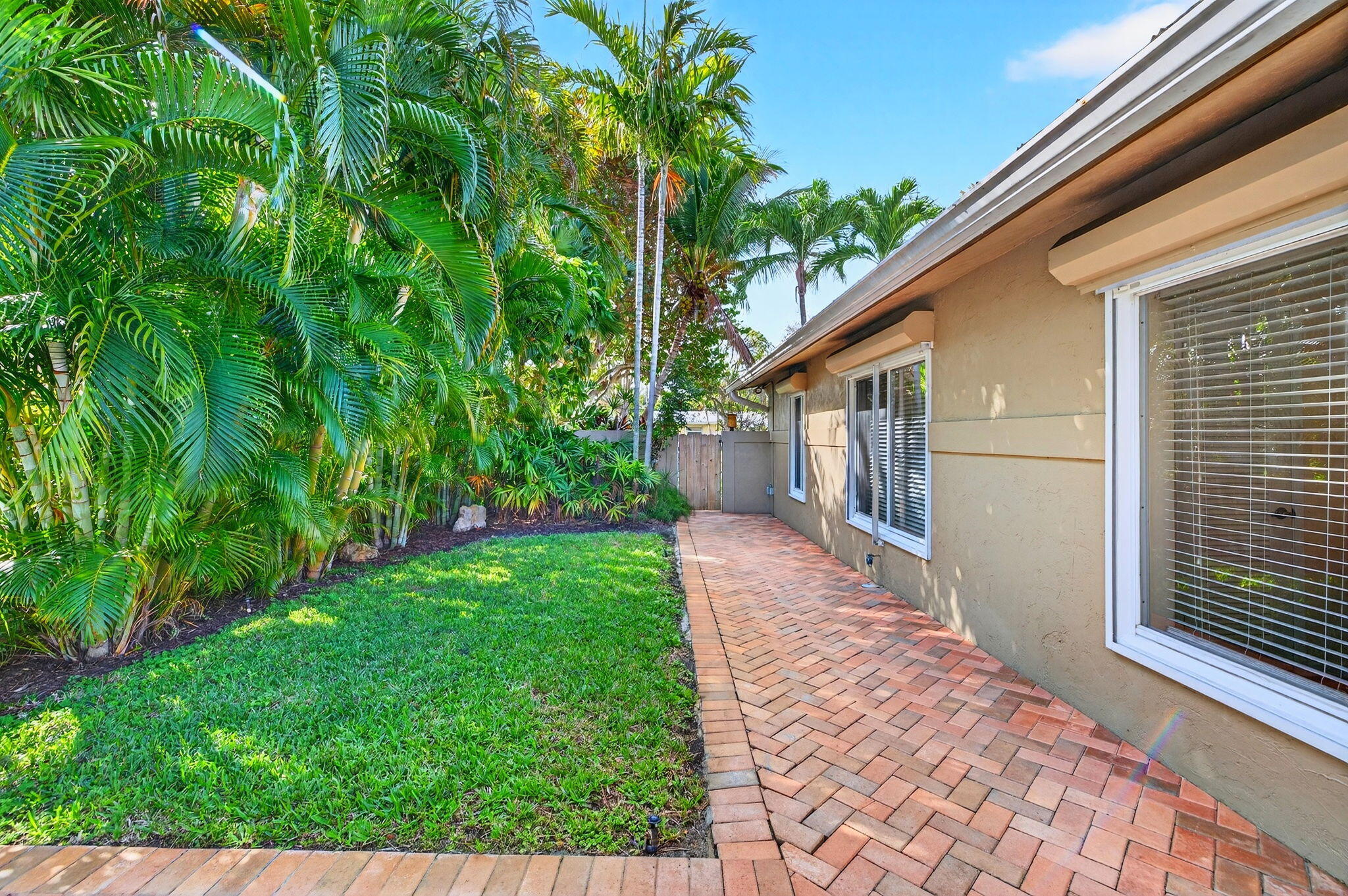 2091 NE 54th Court