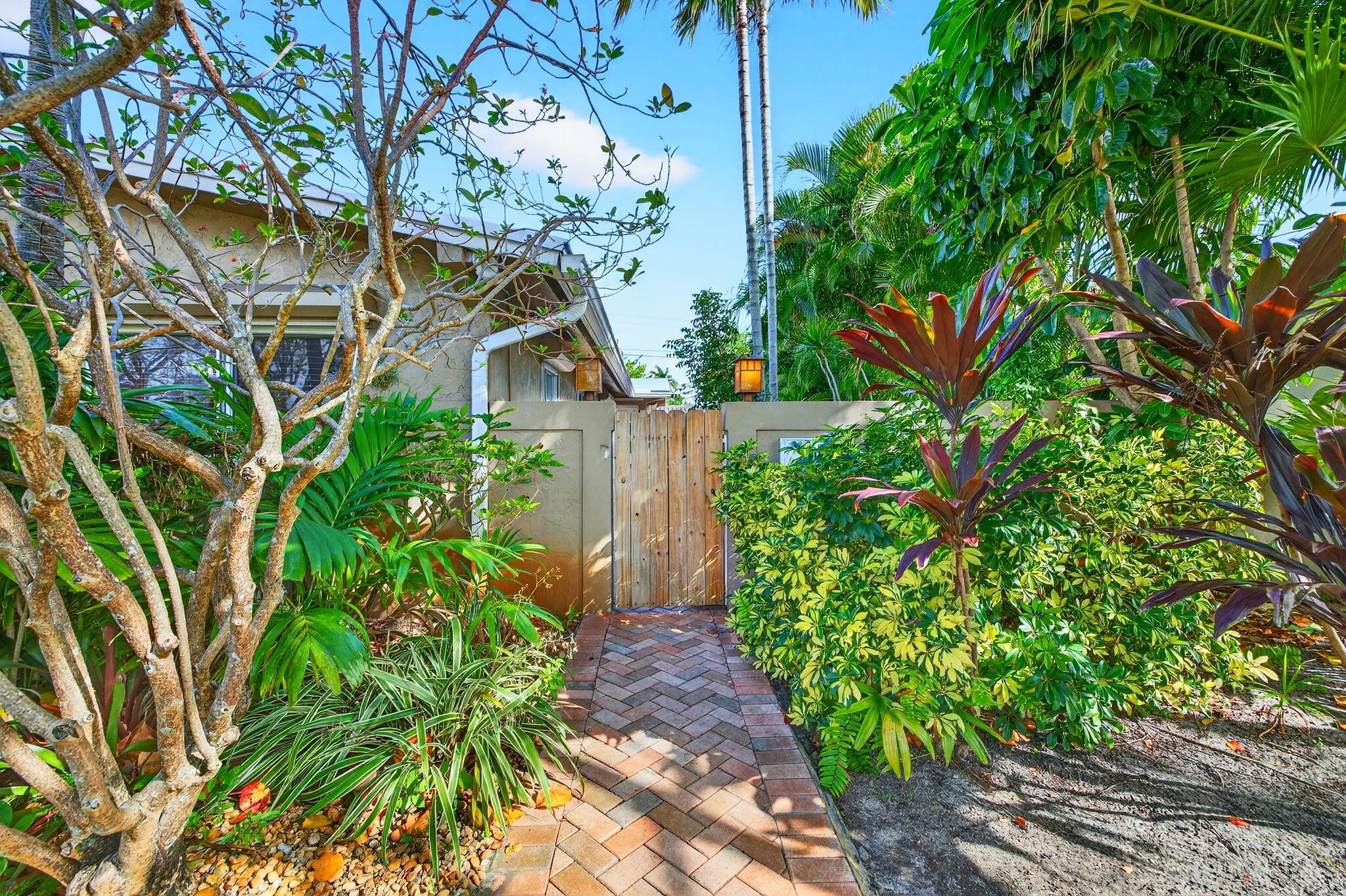 2091 NE 54th Court