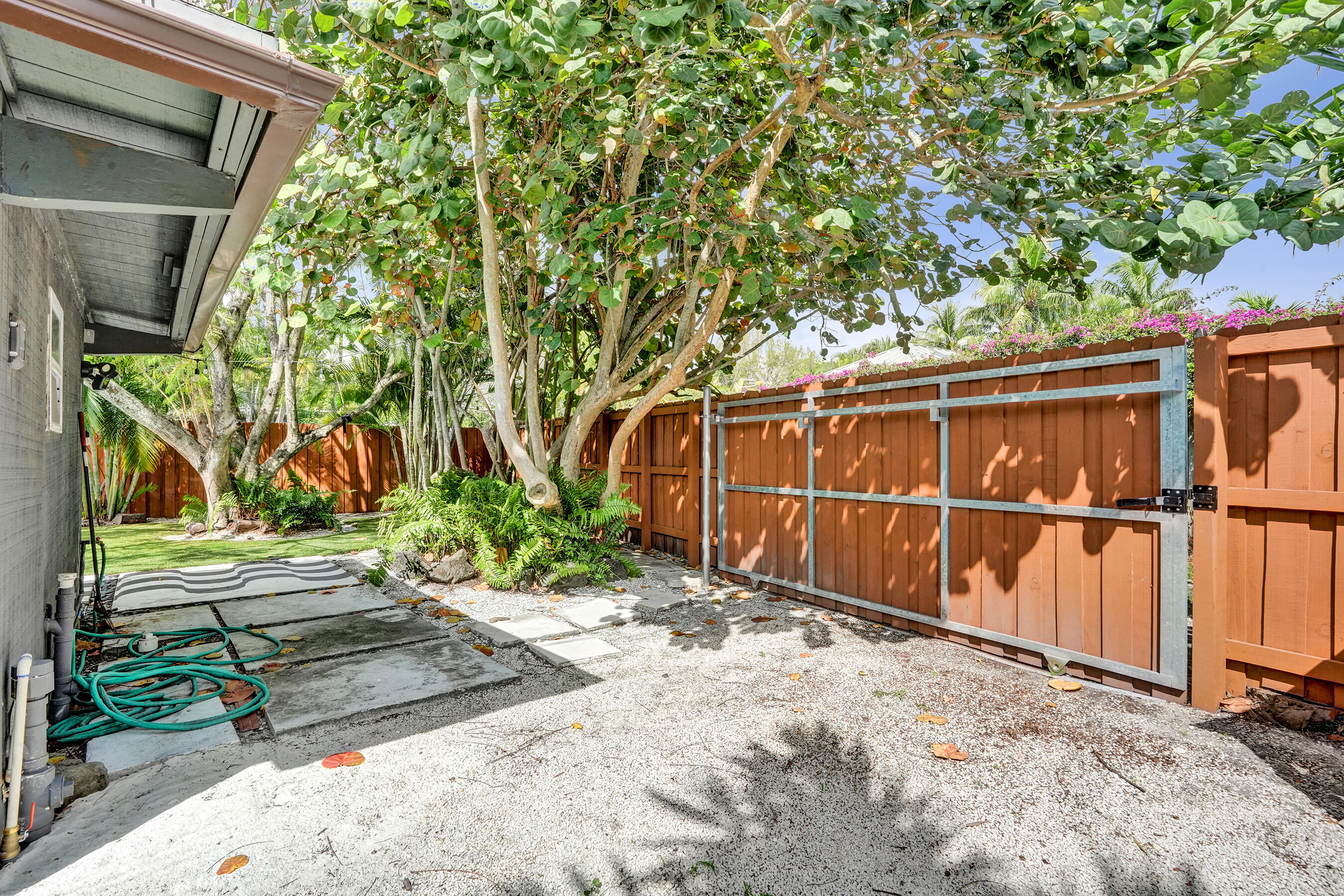 711 SW 17th Street 2