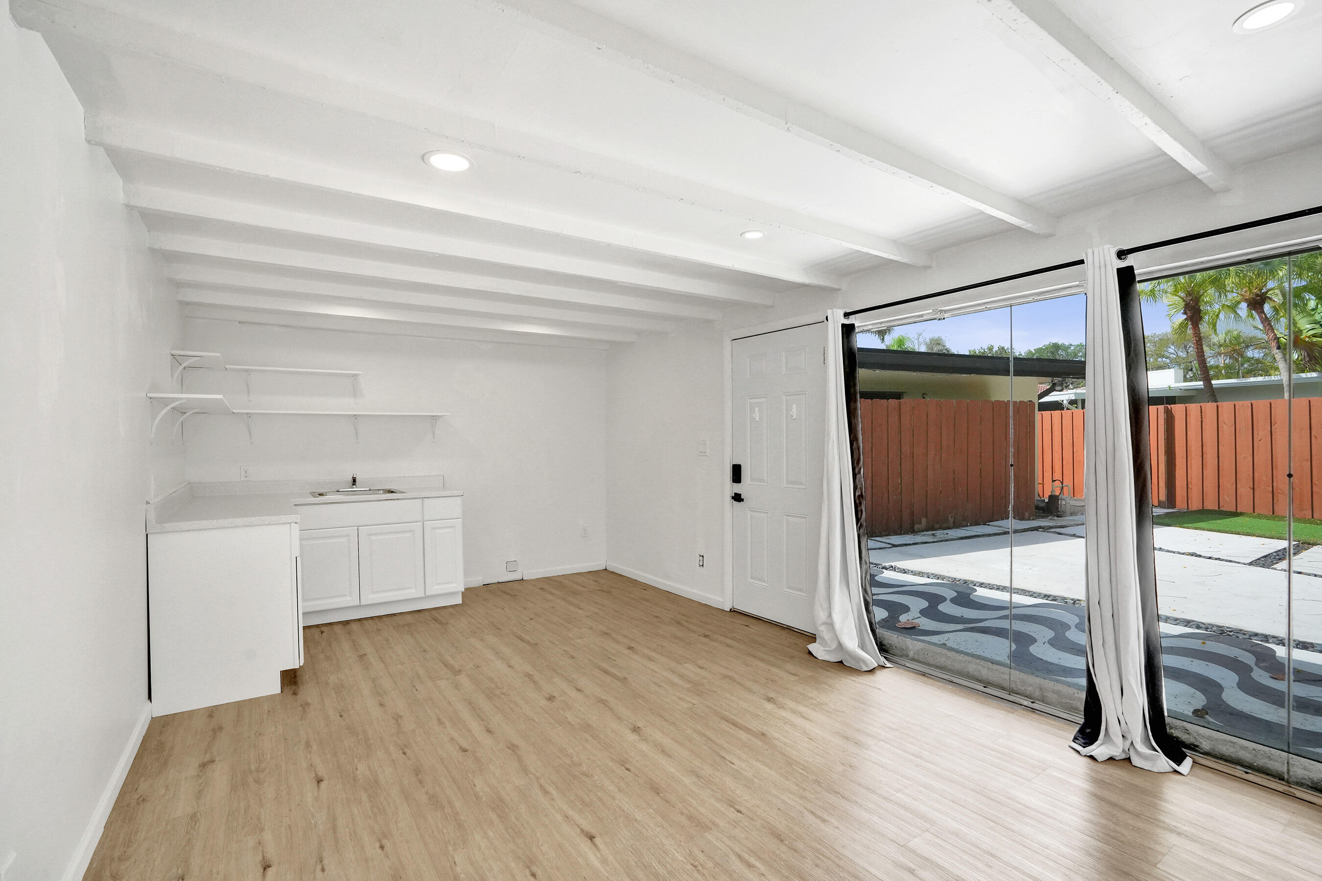 711 SW 17th Street 2