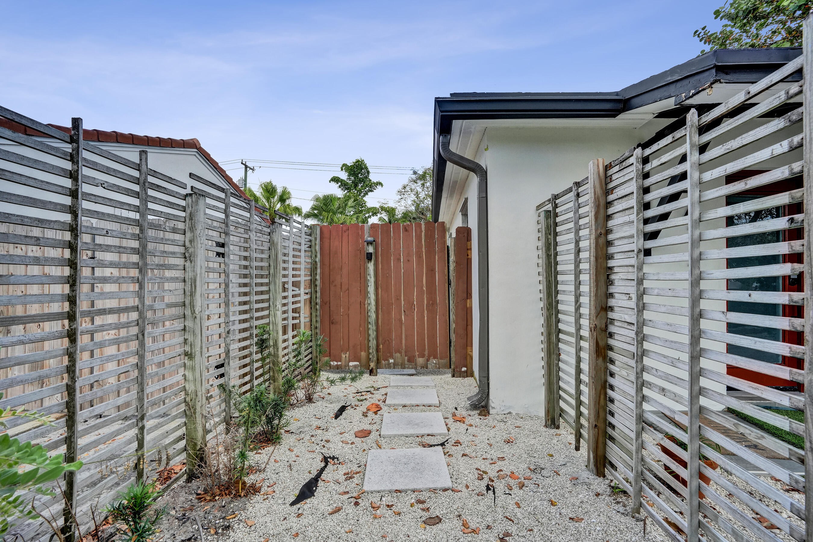 711 SW 17th Street 2