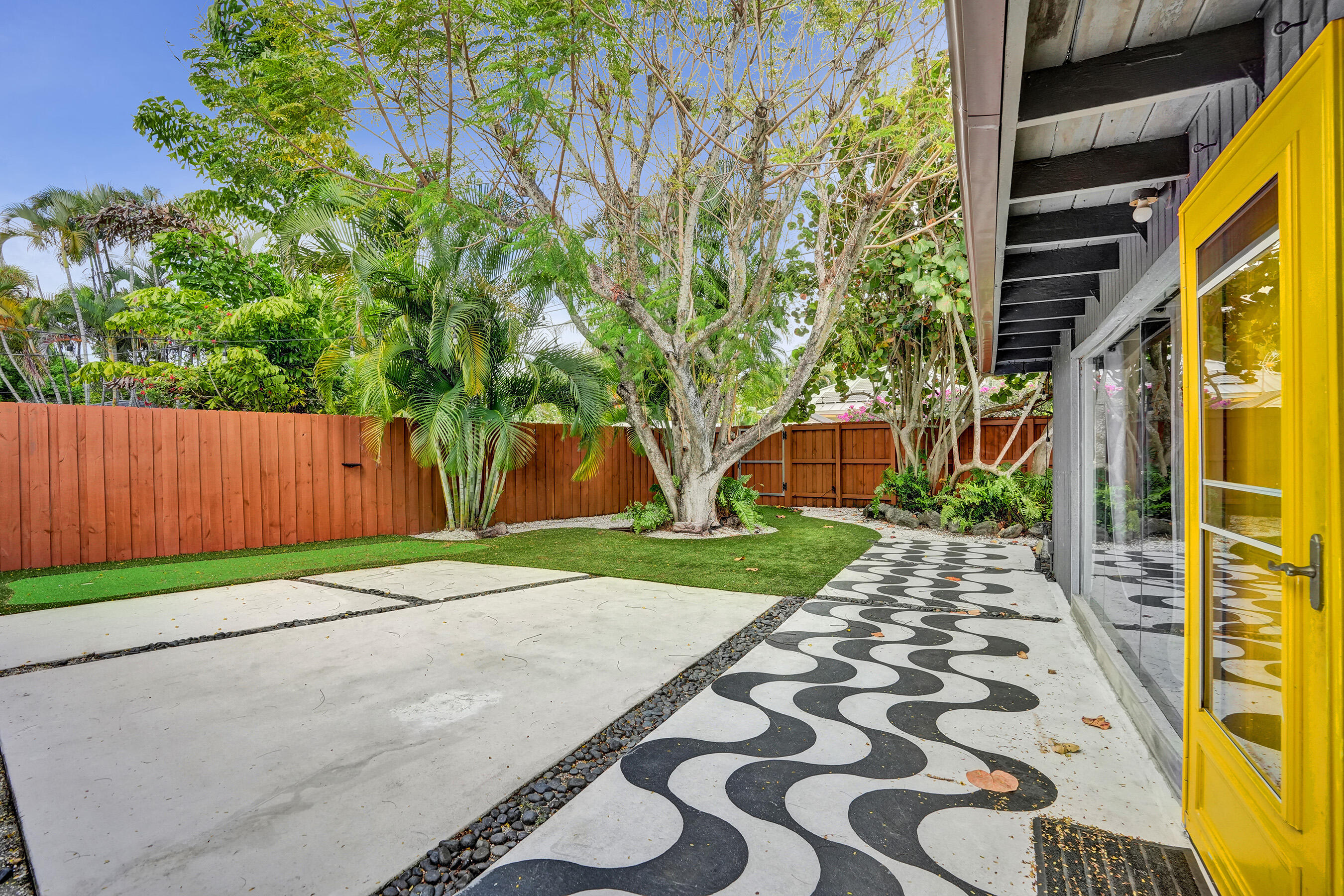 711 SW 17th Street 2