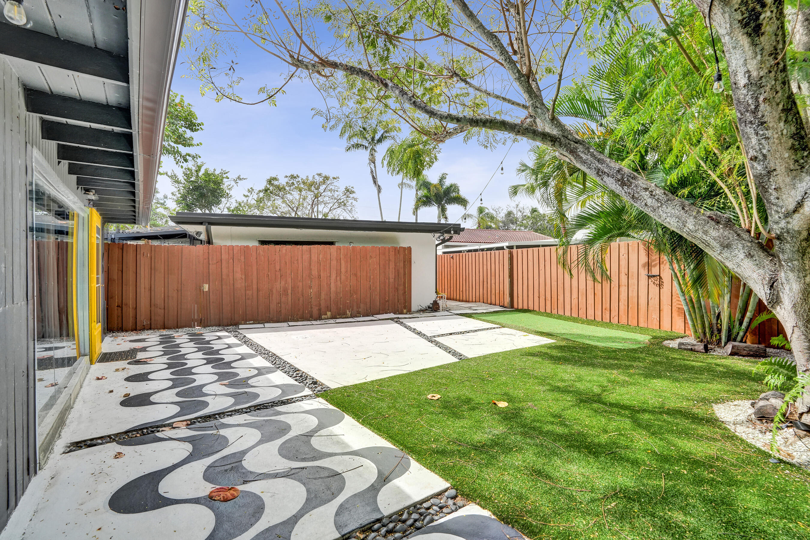 711 SW 17th Street 2