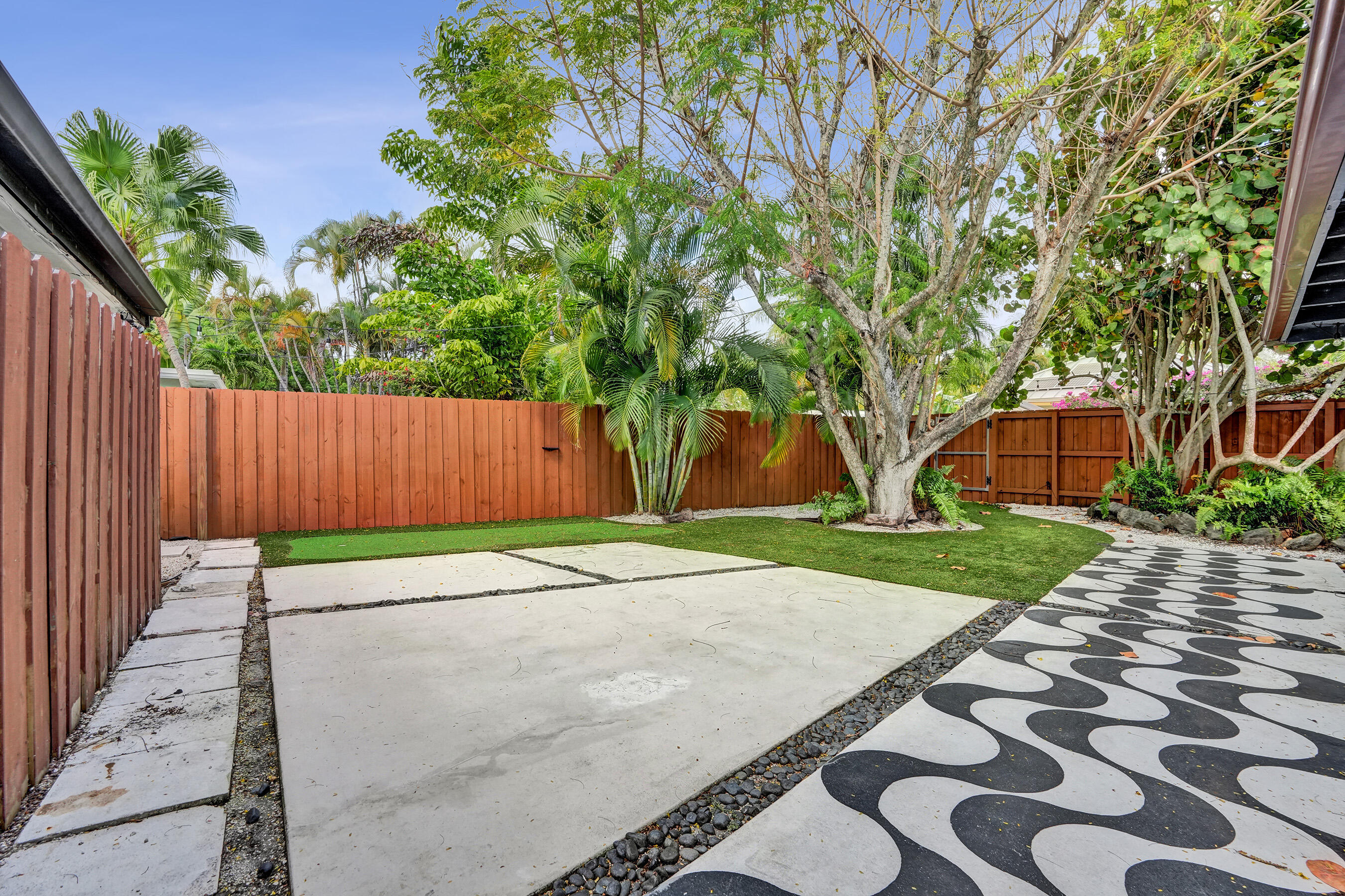 711 SW 17th Street 2