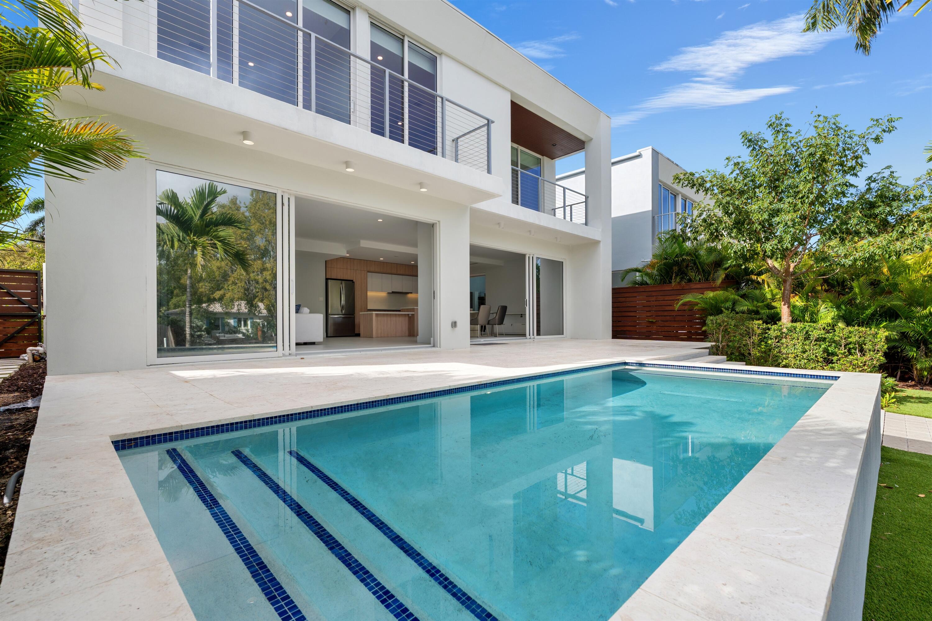 605 SW 12th Street