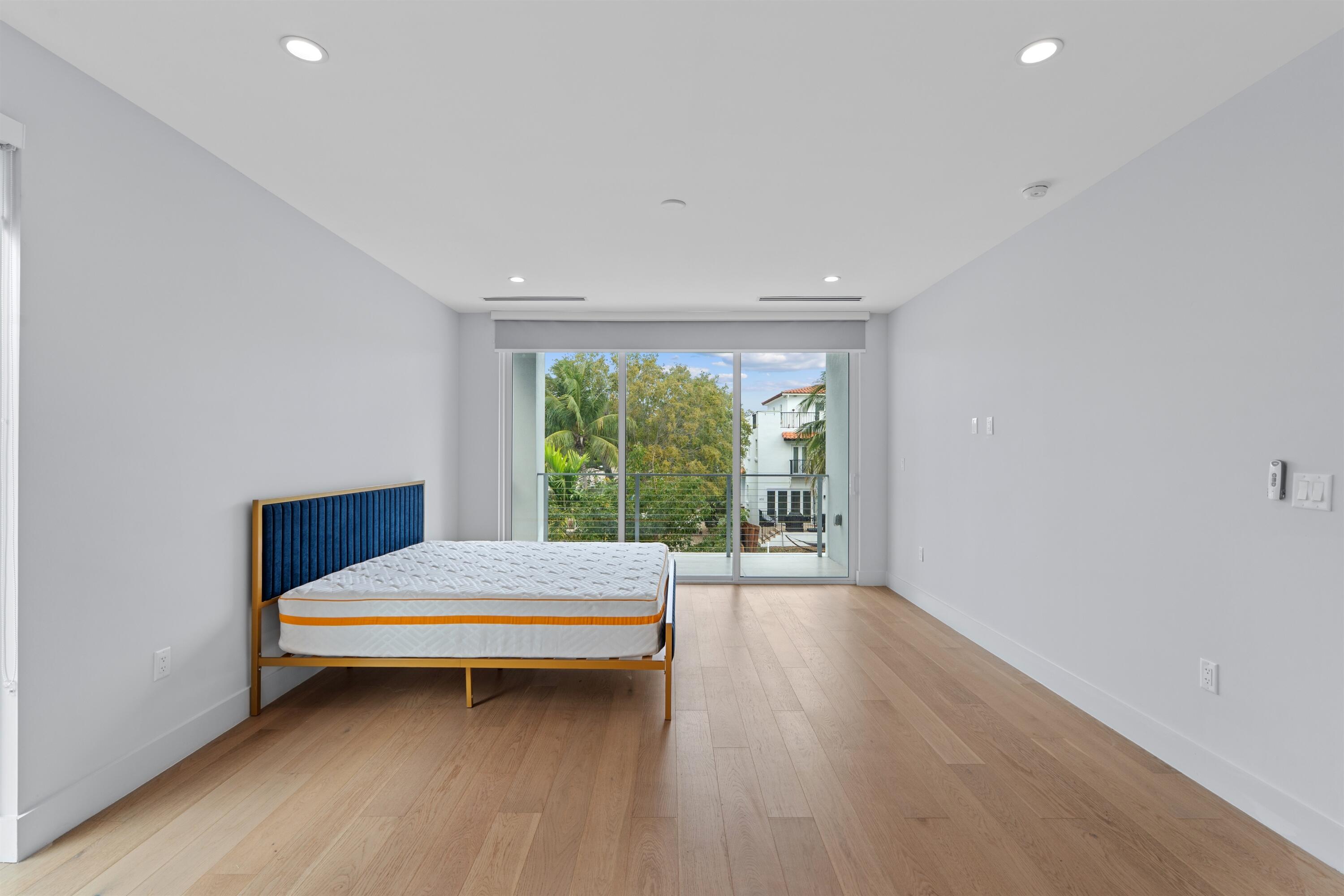 605 SW 12th Street
