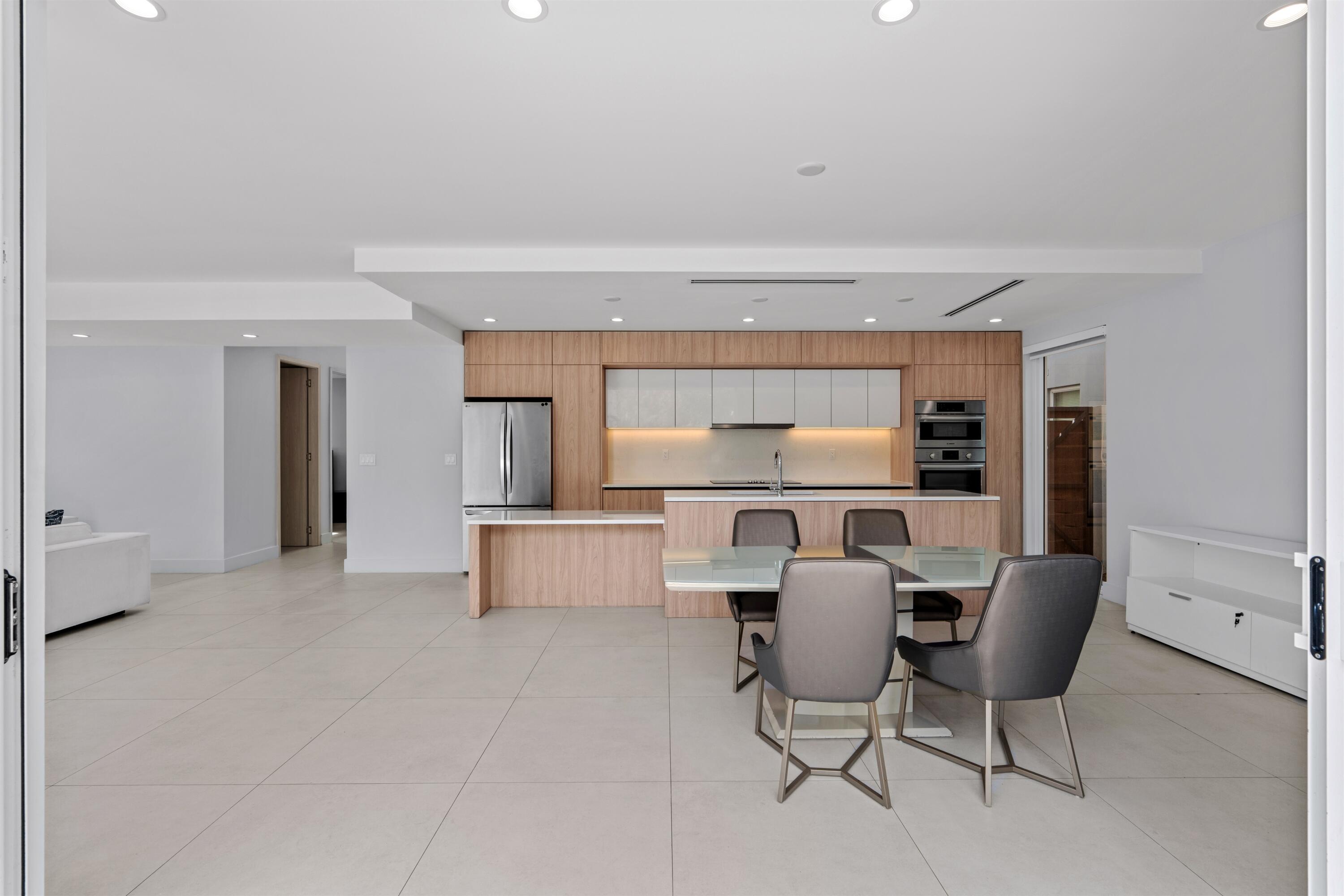 605 SW 12th Street