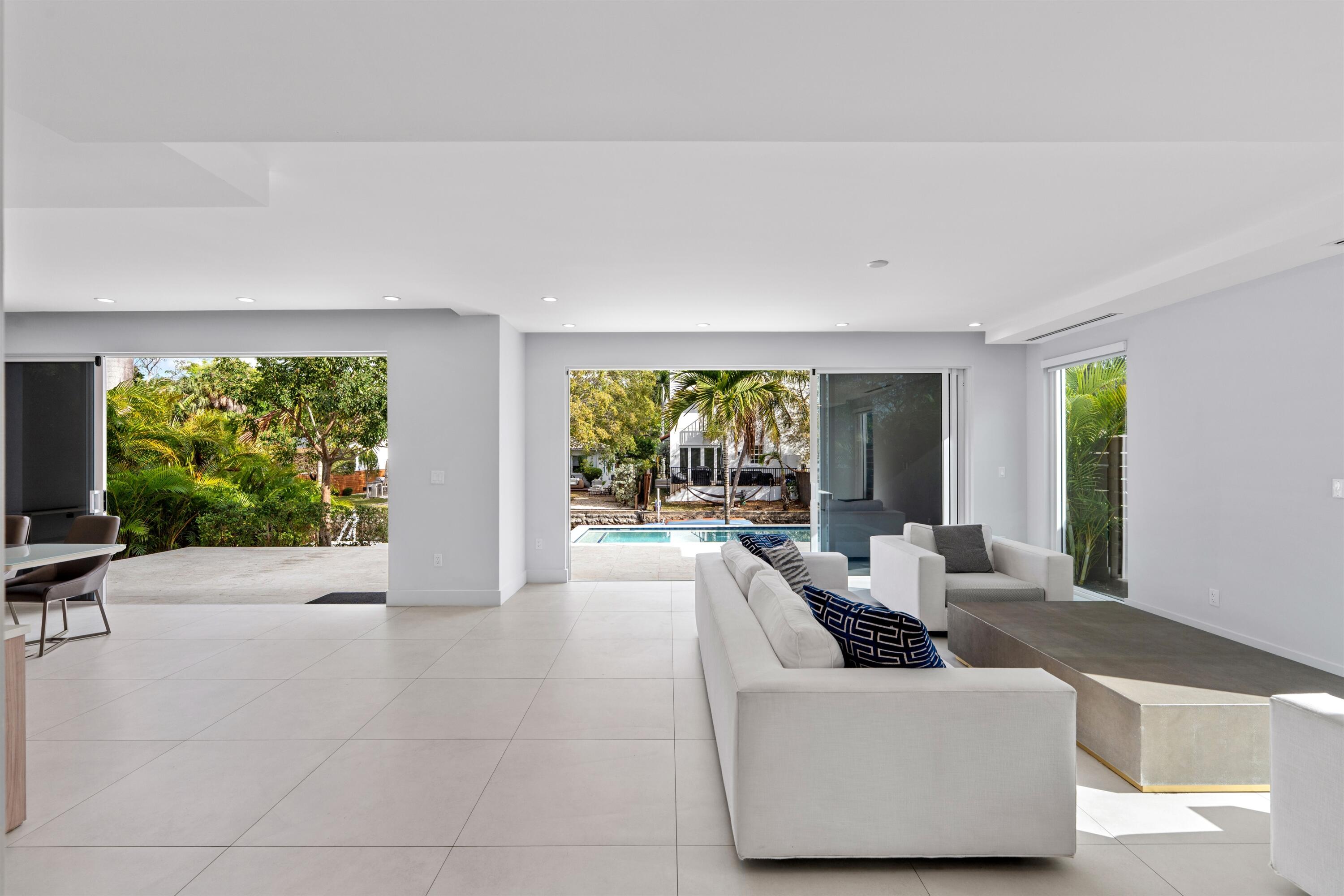 605 SW 12th Street