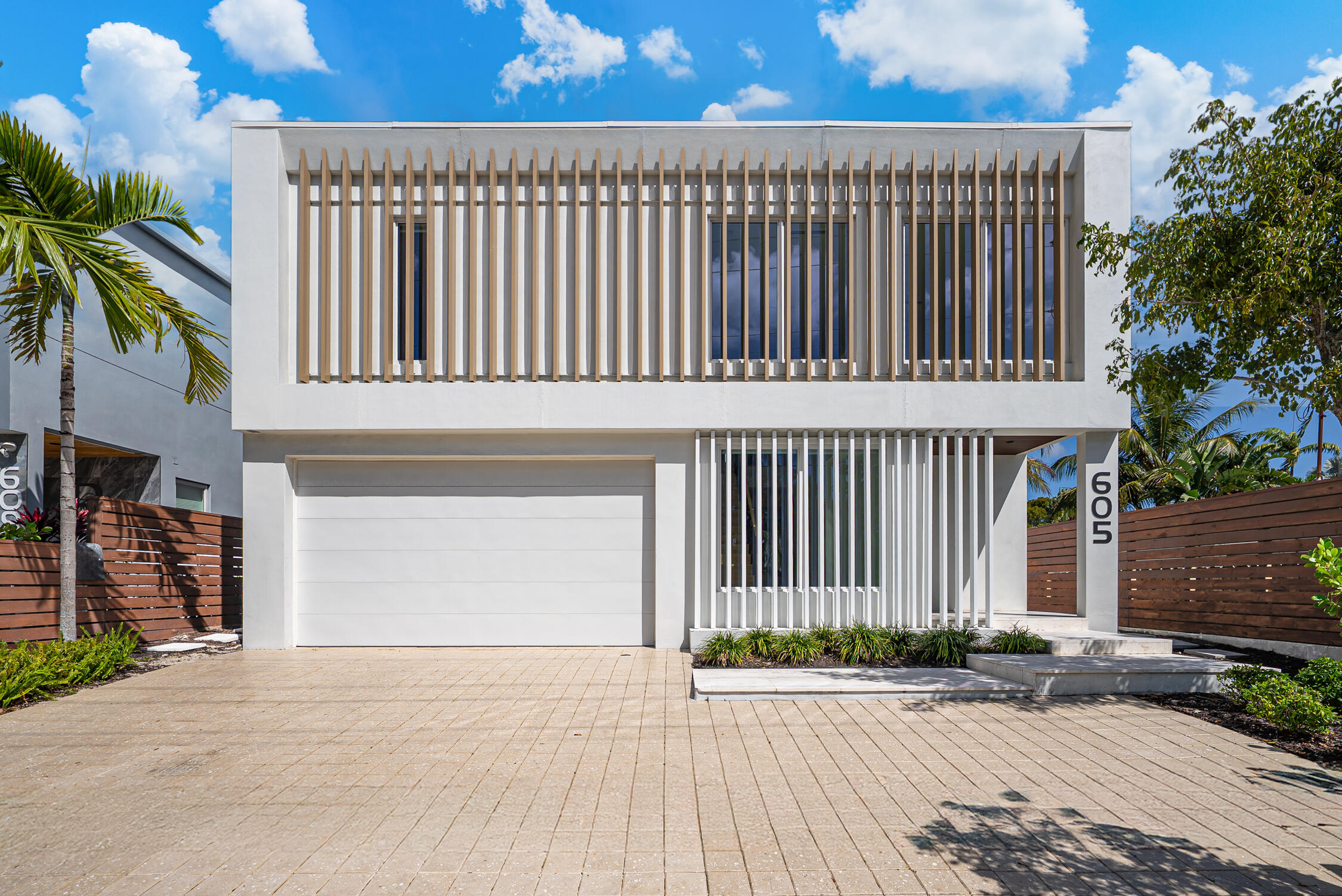 605 SW 12th Street